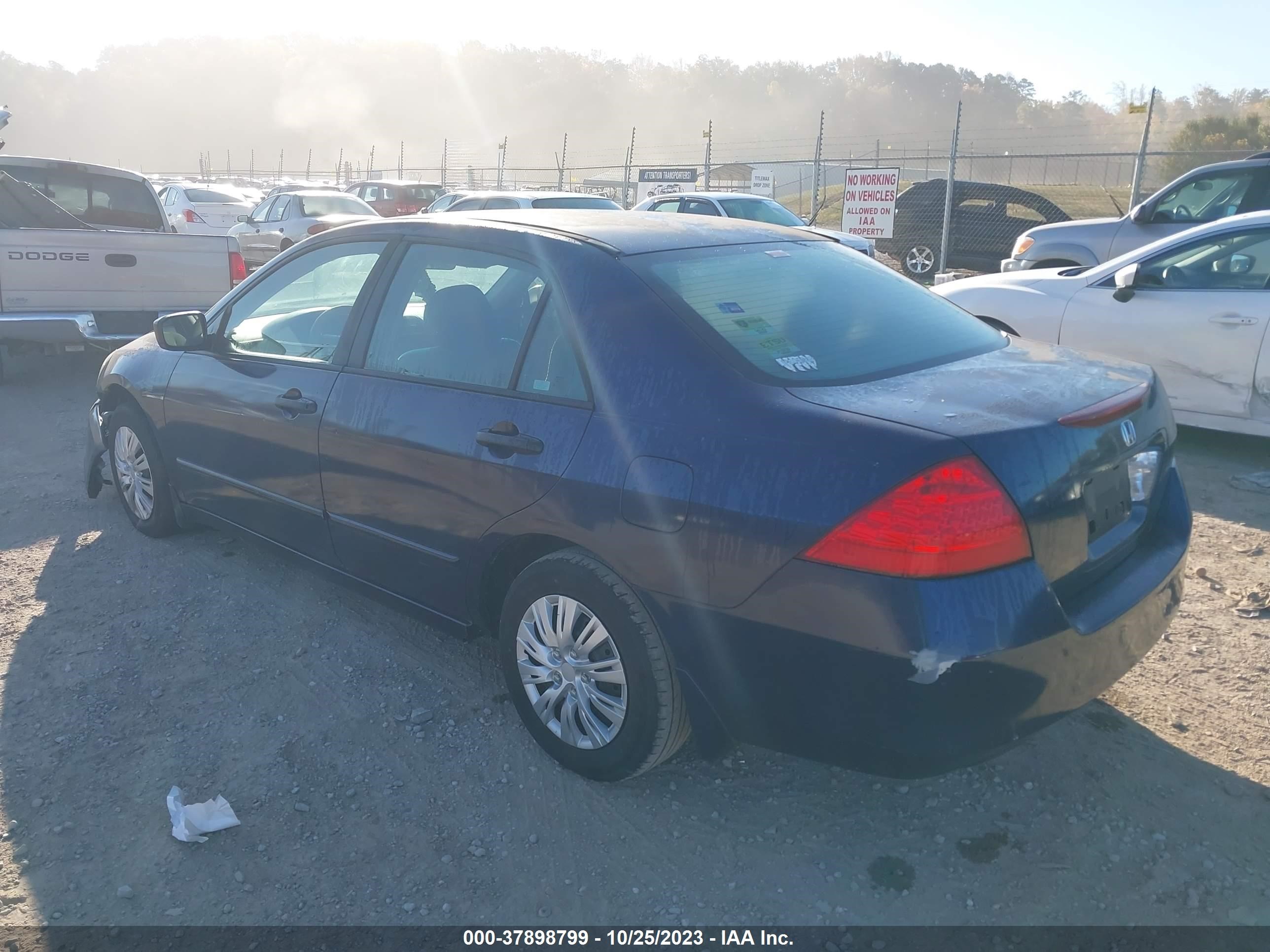 Photo 2 VIN: 1HGCM56157A106173 - HONDA ACCORD 