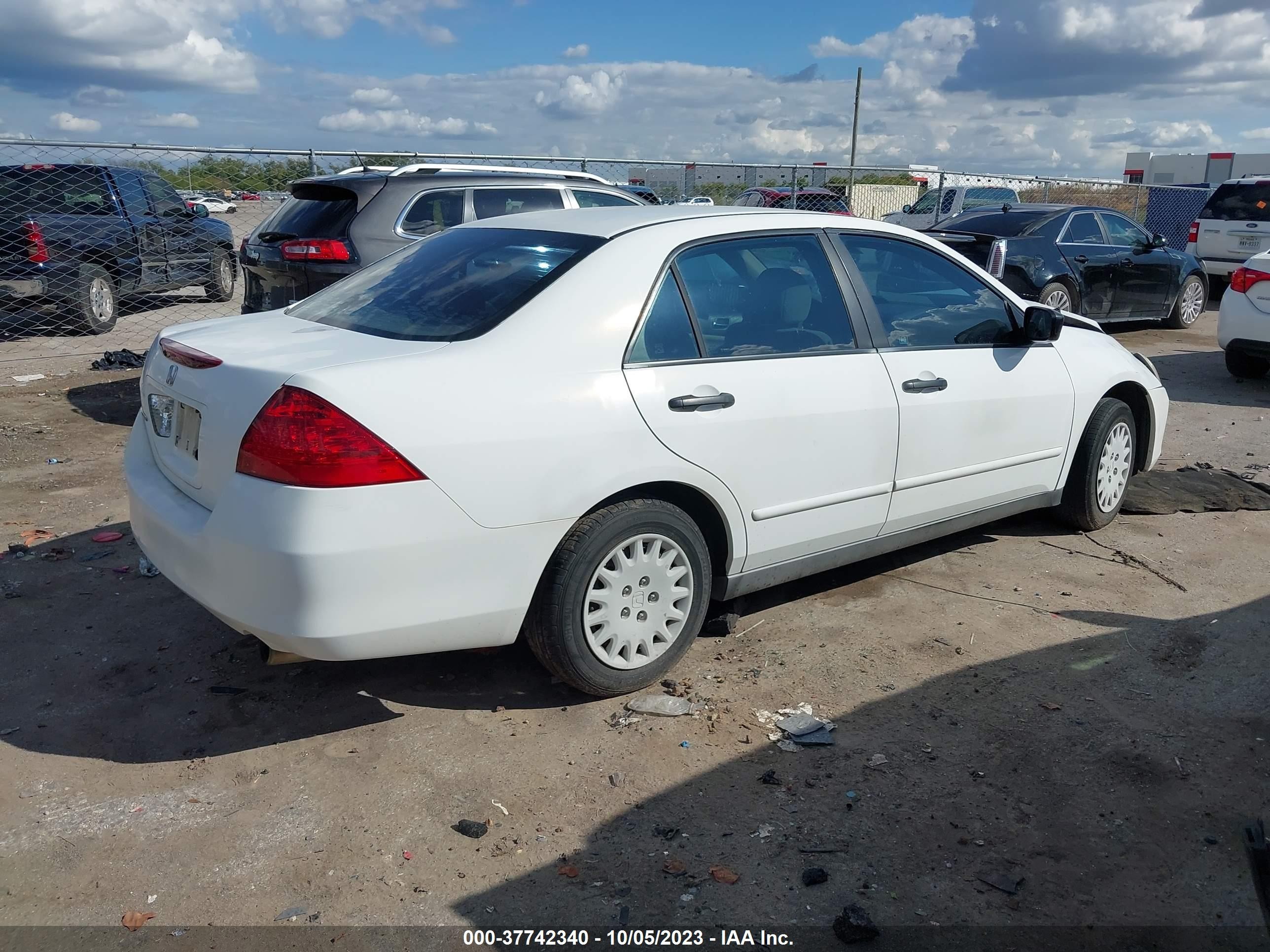 Photo 3 VIN: 1HGCM56166A072128 - HONDA ACCORD 