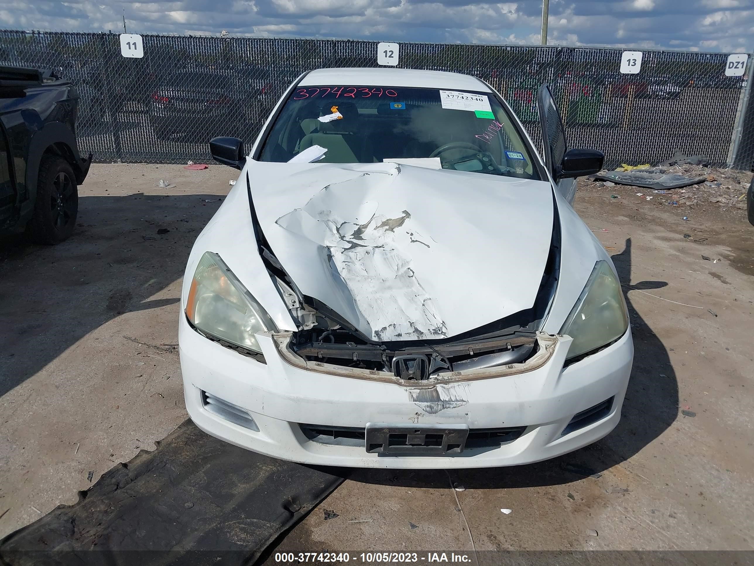 Photo 5 VIN: 1HGCM56166A072128 - HONDA ACCORD 