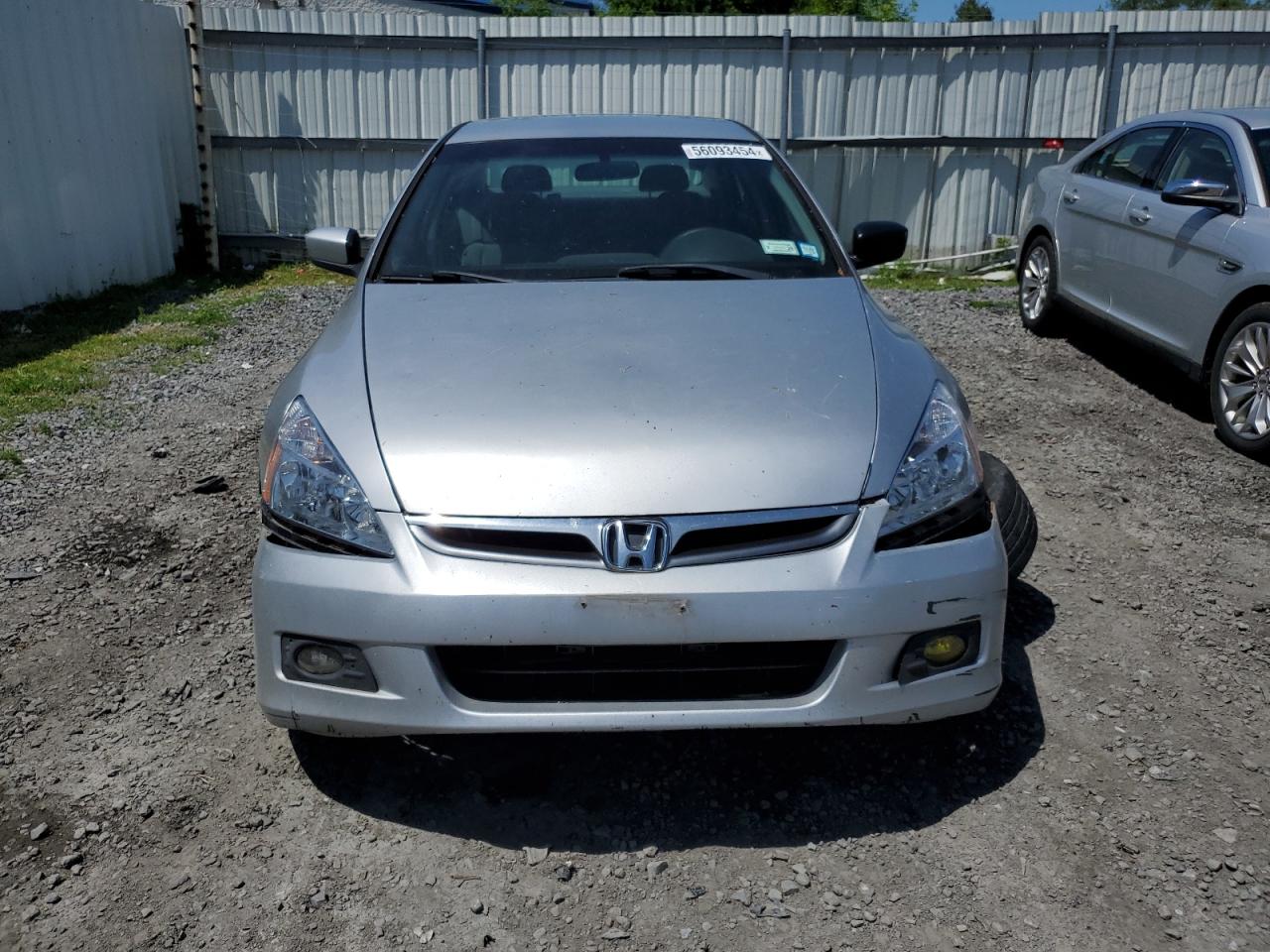 Photo 4 VIN: 1HGCM56167A184364 - HONDA ACCORD 