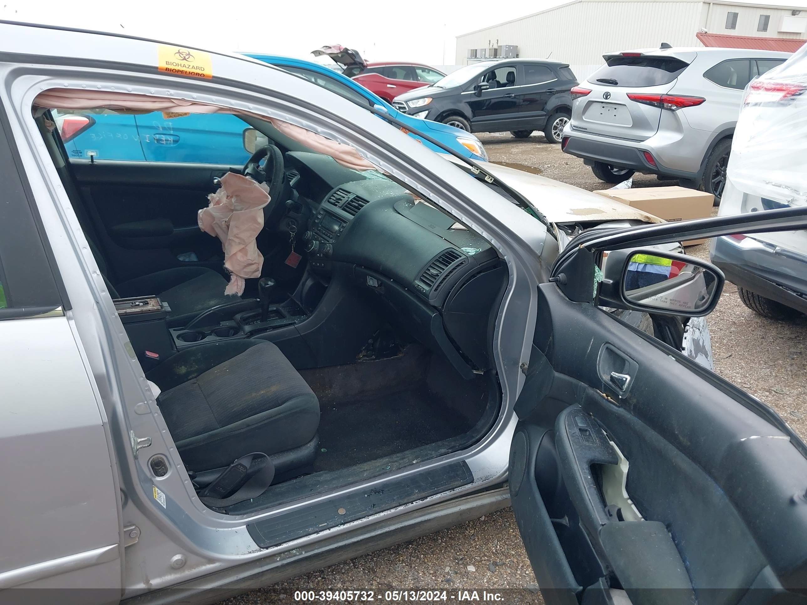 Photo 4 VIN: 1HGCM56175A190896 - HONDA ACCORD 