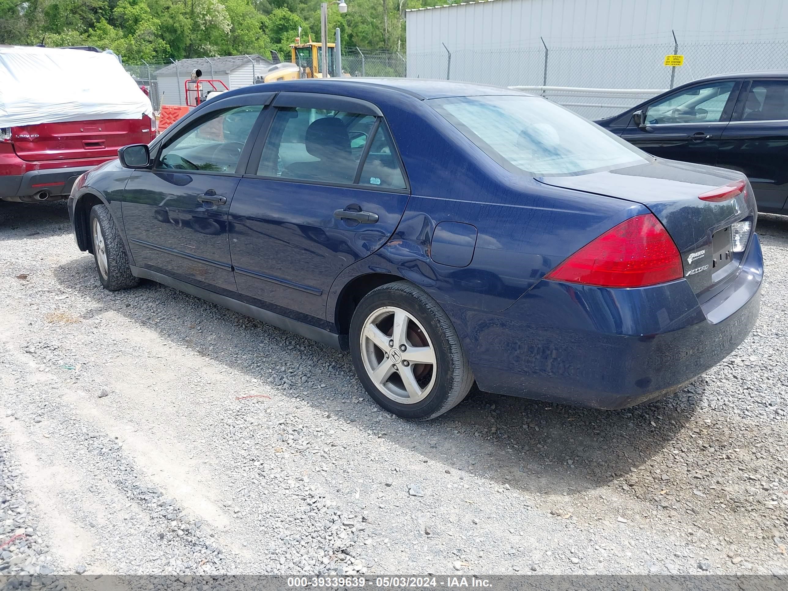 Photo 2 VIN: 1HGCM56177A197995 - HONDA ACCORD 