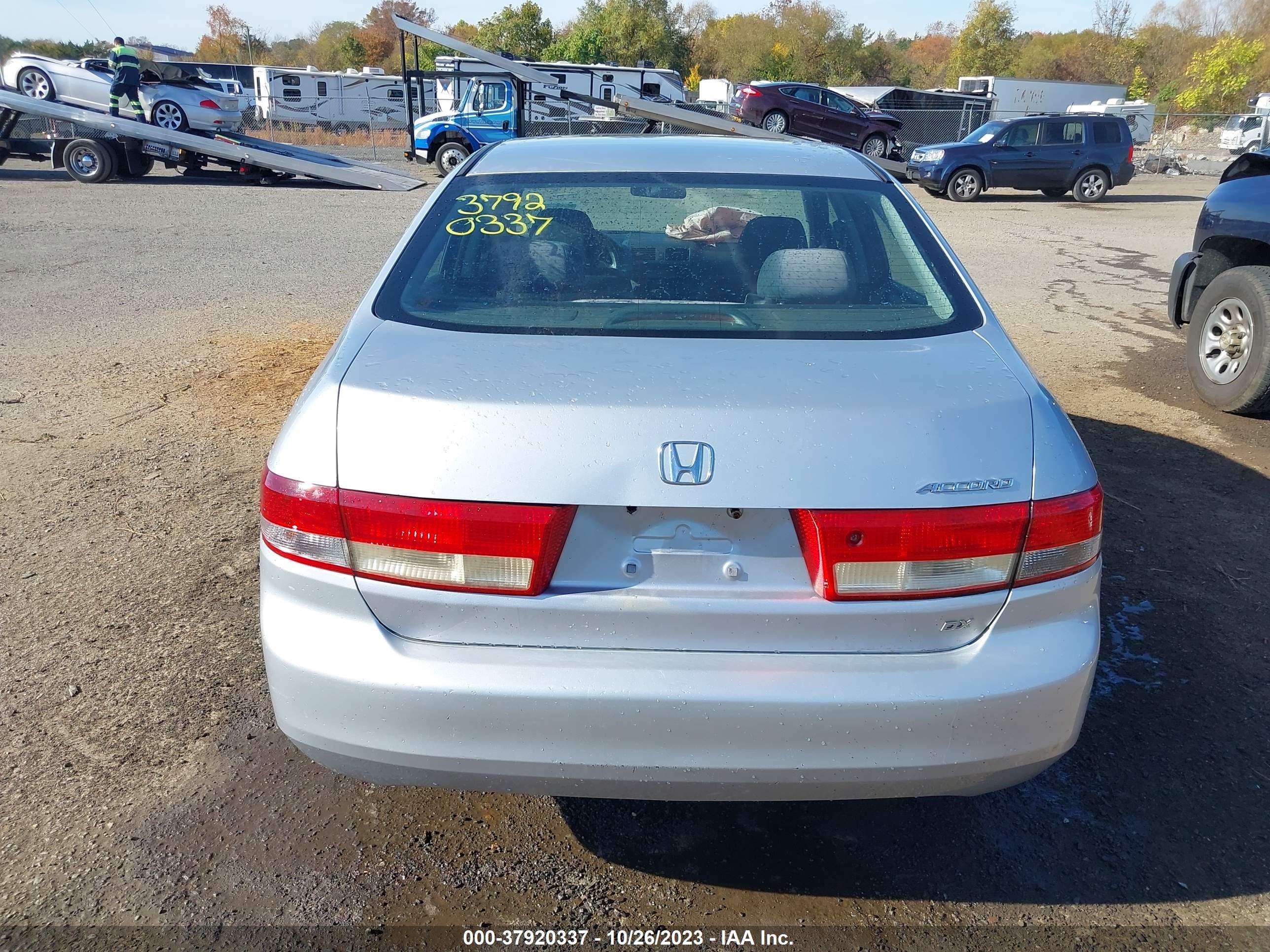 Photo 15 VIN: 1HGCM56183A098161 - HONDA ACCORD 