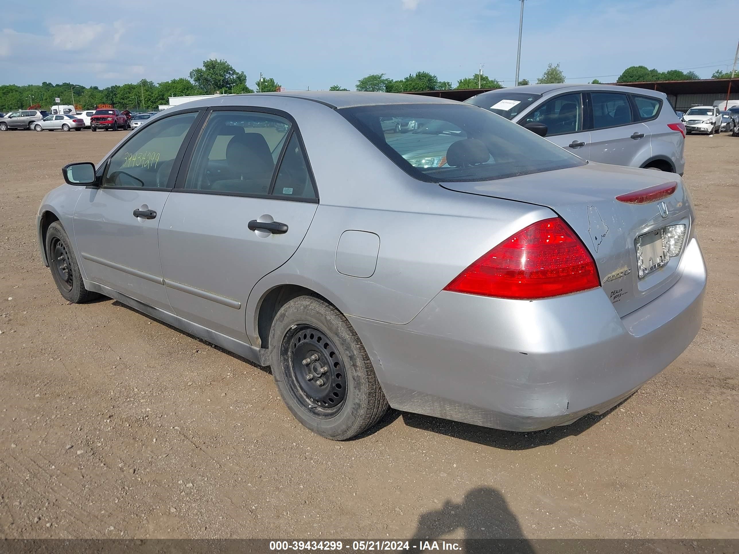 Photo 2 VIN: 1HGCM56186A022606 - HONDA ACCORD 