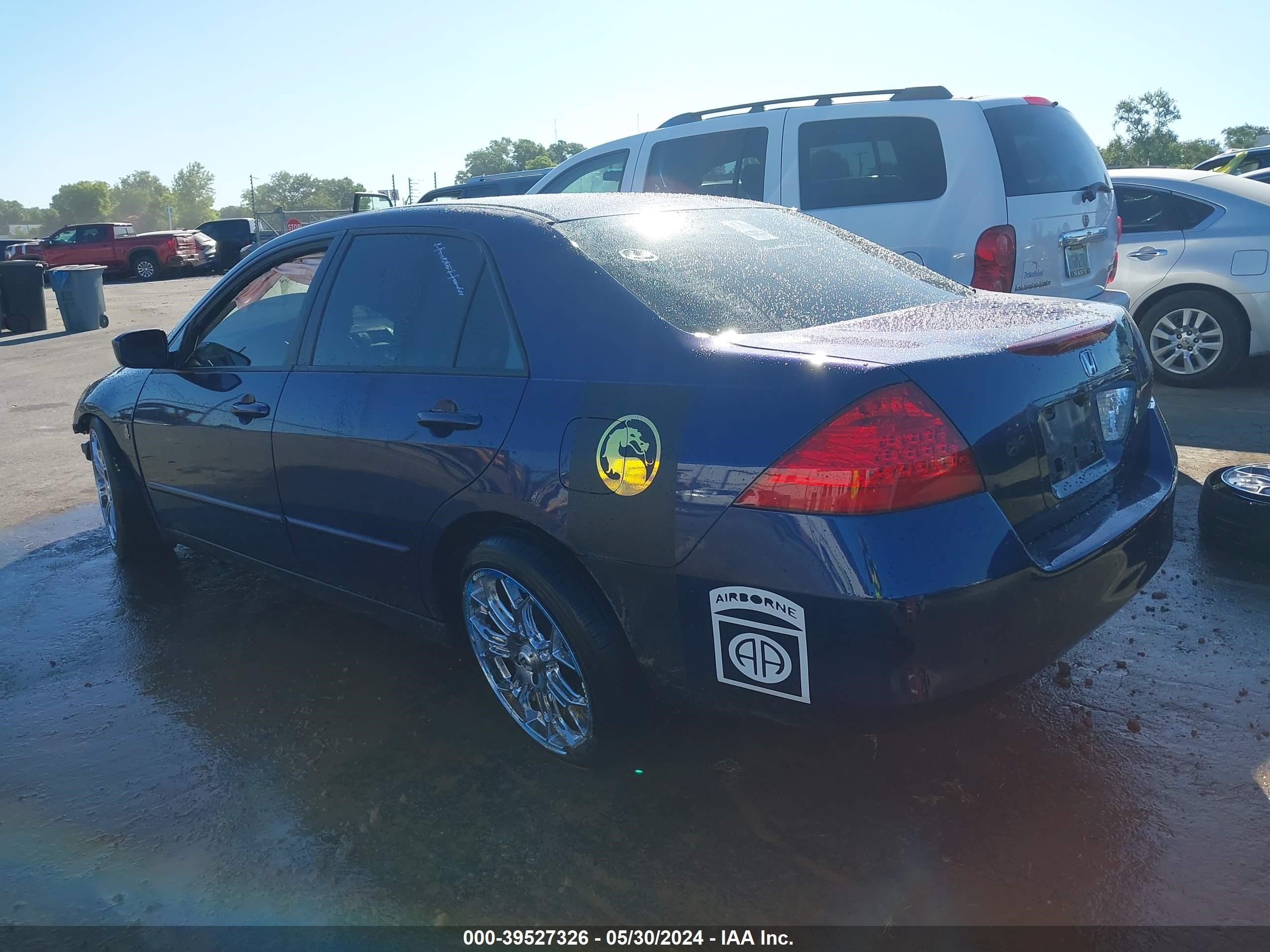 Photo 2 VIN: 1HGCM56196A094527 - HONDA ACCORD 