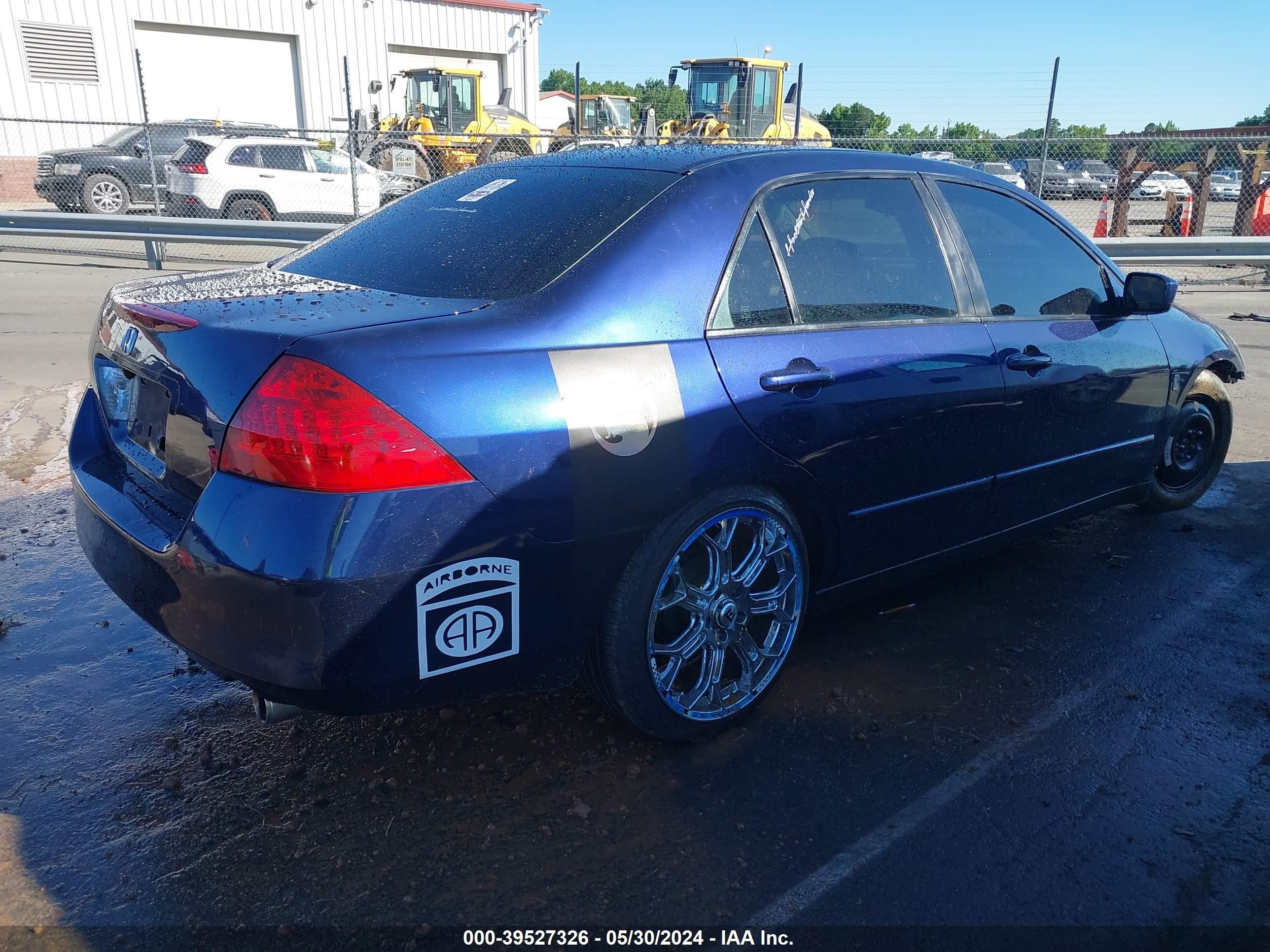 Photo 3 VIN: 1HGCM56196A094527 - HONDA ACCORD 