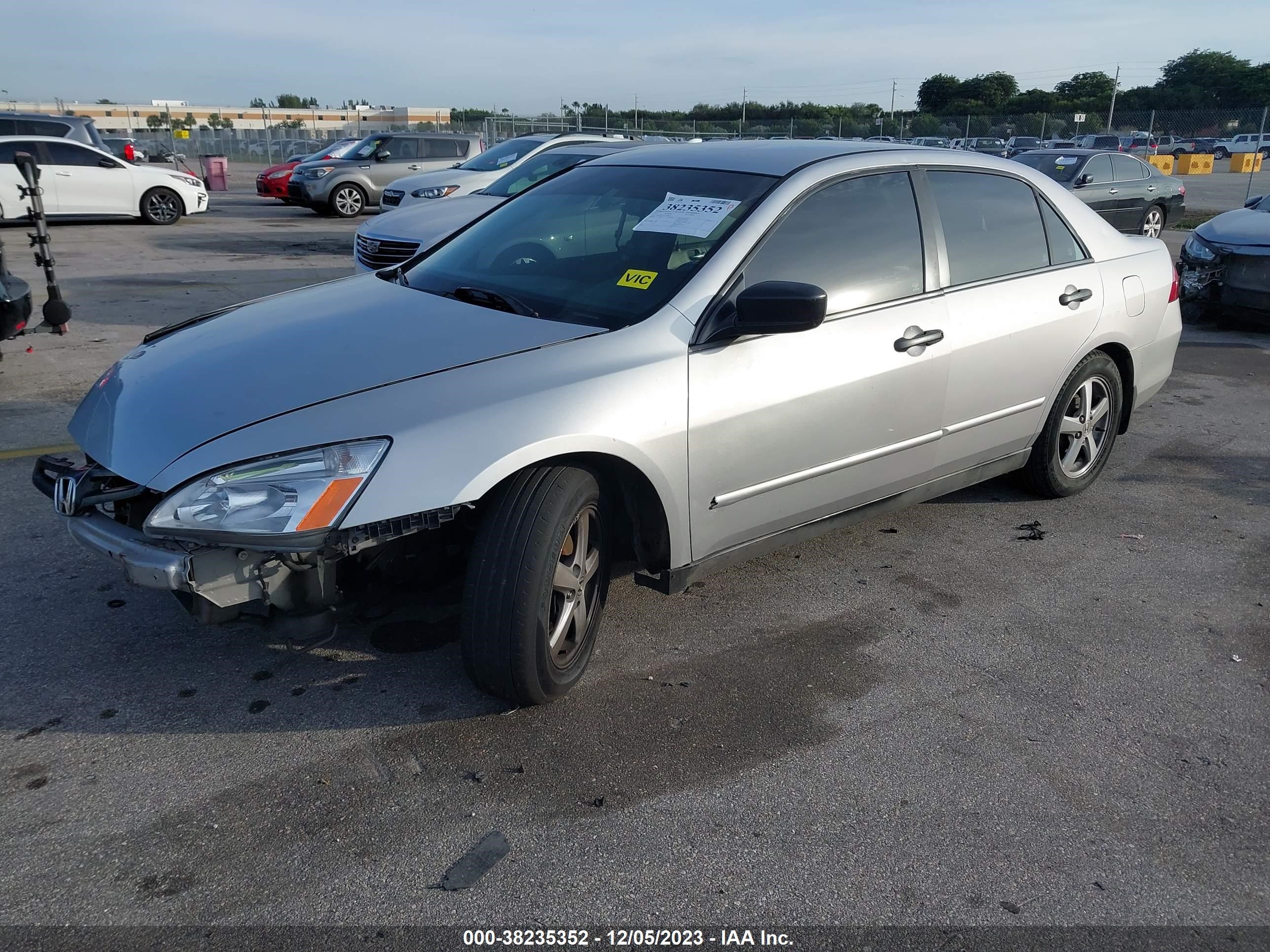 Photo 1 VIN: 1HGCM56197A030635 - HONDA ACCORD 