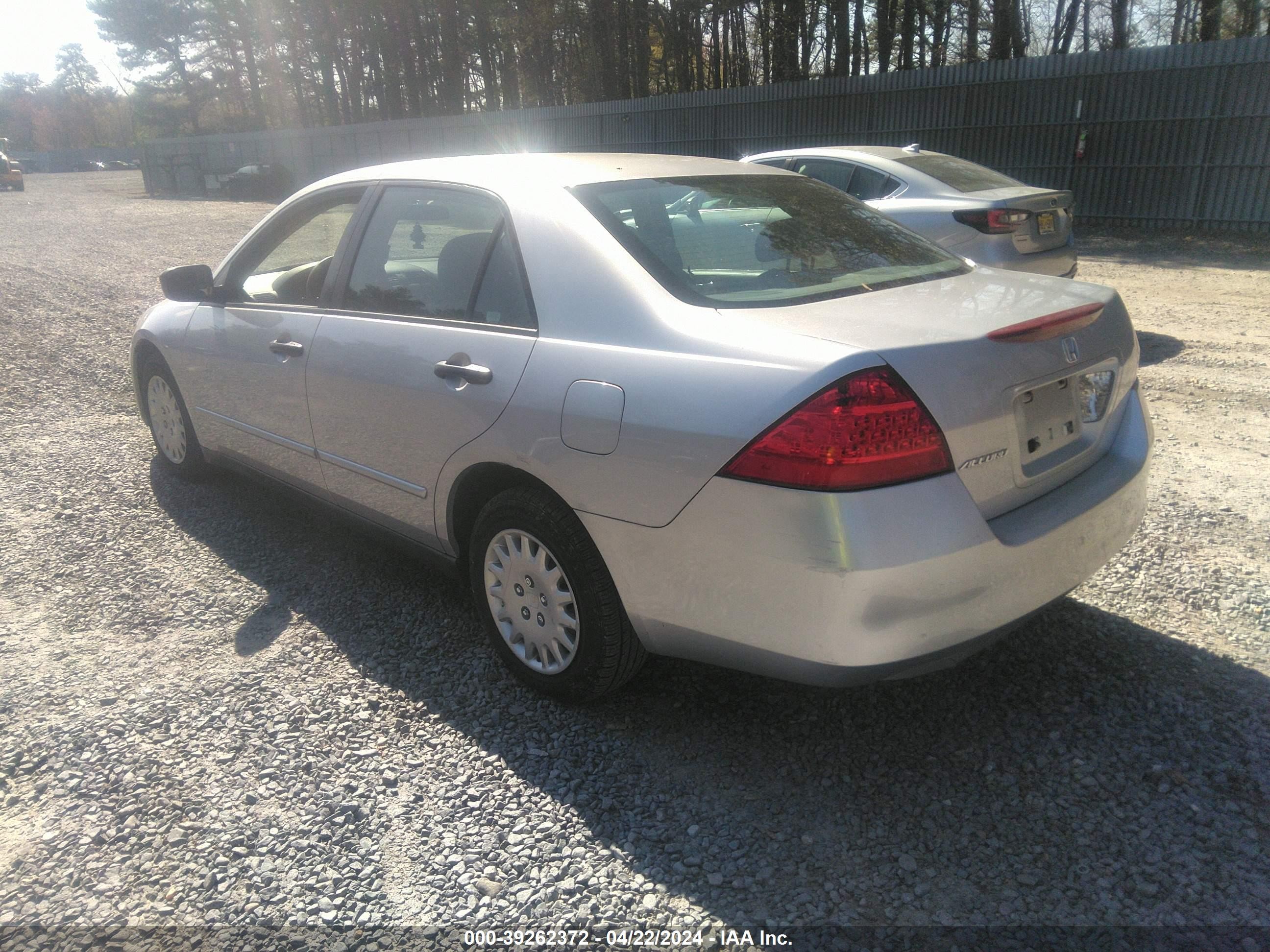 Photo 2 VIN: 1HGCM561X7A029574 - HONDA ACCORD 