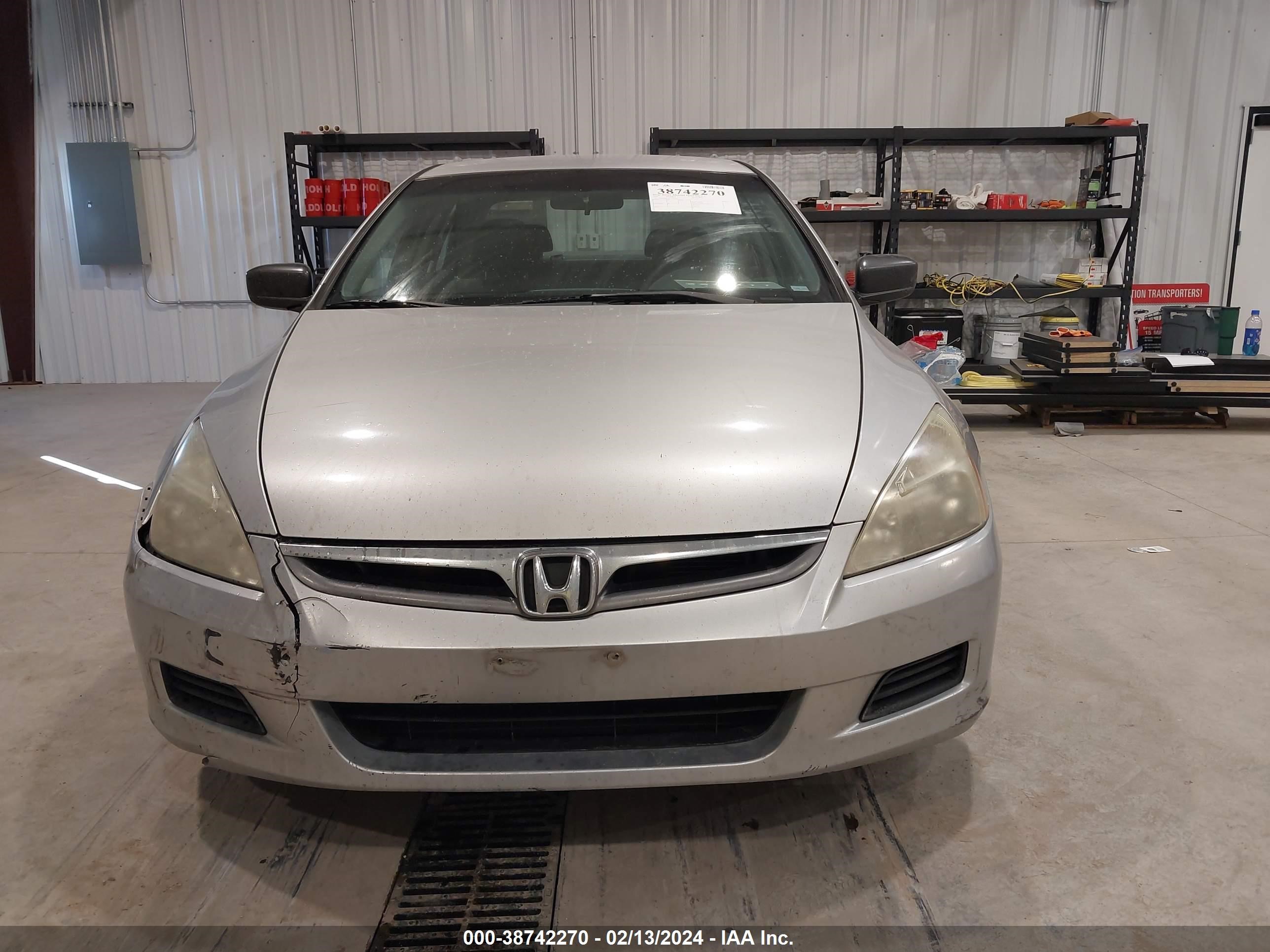 Photo 11 VIN: 1HGCM561X7A165297 - HONDA ACCORD 