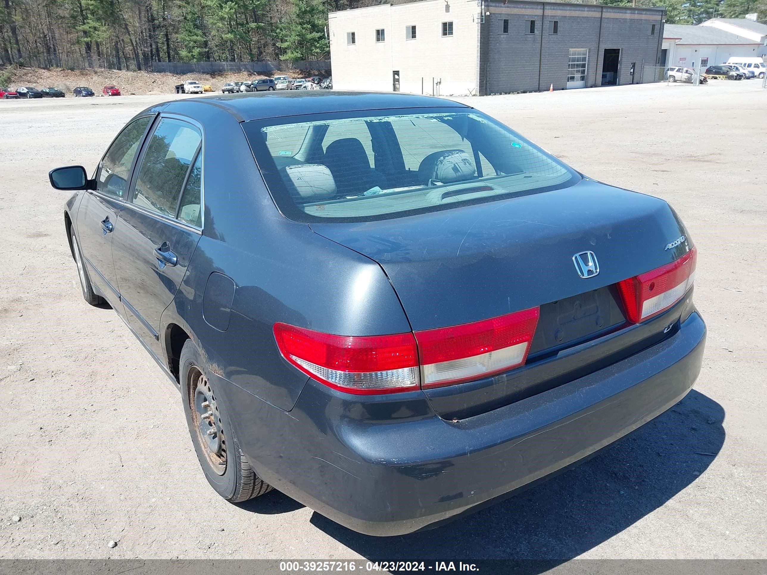 Photo 2 VIN: 1HGCM56303A099287 - HONDA ACCORD 