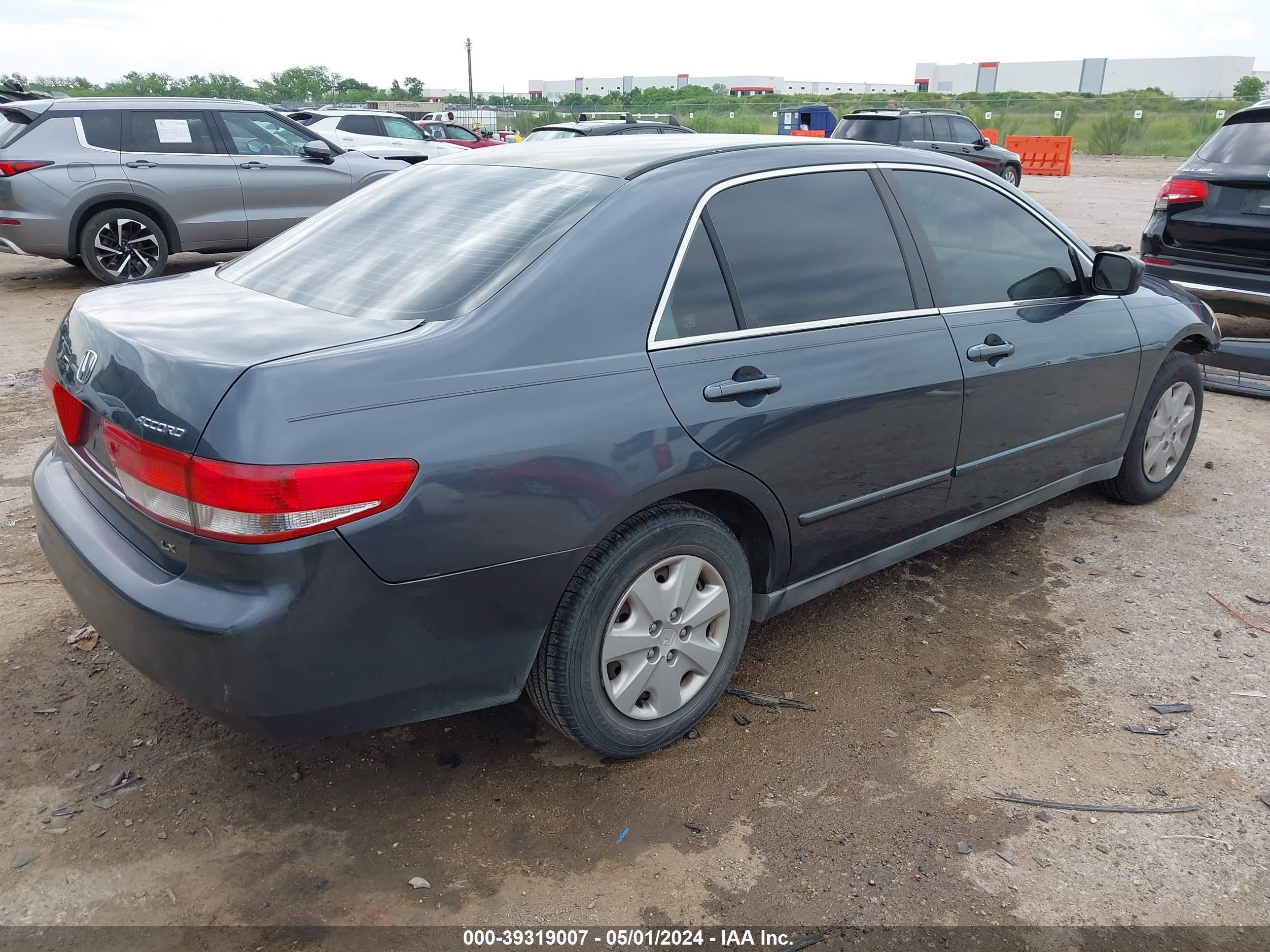 Photo 3 VIN: 1HGCM56304A040810 - HONDA ACCORD 