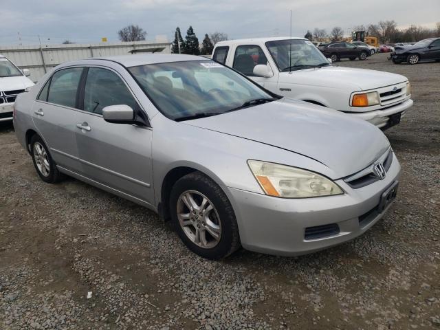 Photo 3 VIN: 1HGCM56306A004635 - HONDA ACCORD 