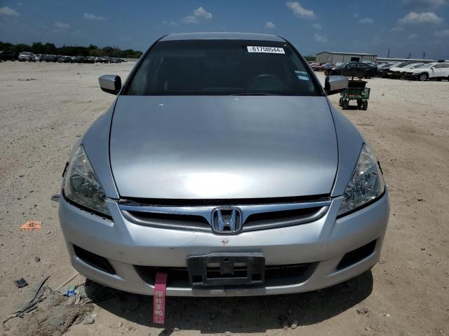 Photo 4 VIN: 1HGCM56306A070506 - HONDA ACCORD SE 