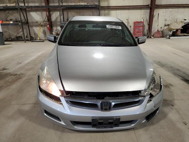 Photo 4 VIN: 1HGCM56307A136408 - HONDA ACCORD SE 