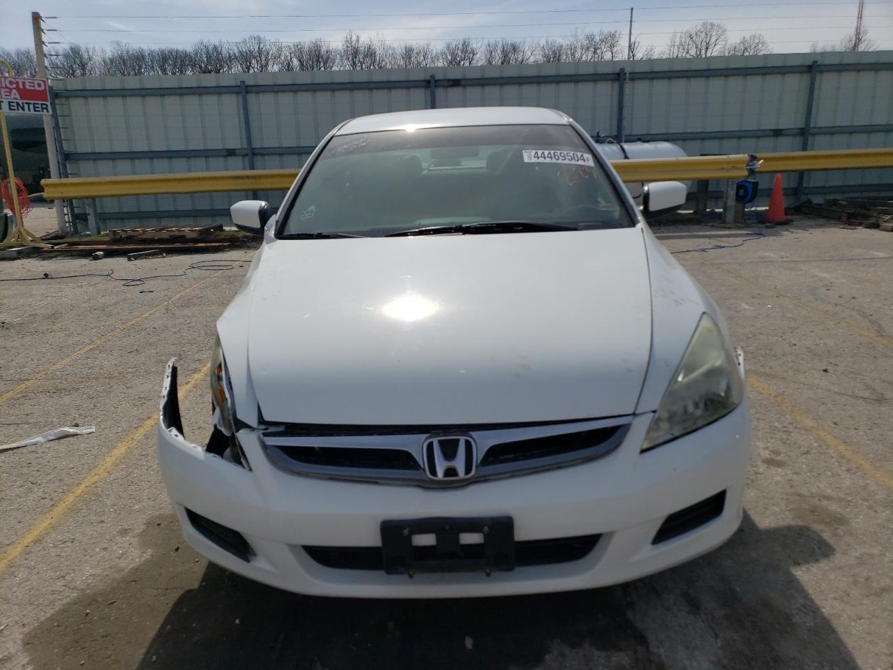 Photo 4 VIN: 1HGCM56316A092143 - HONDA ACCORD 