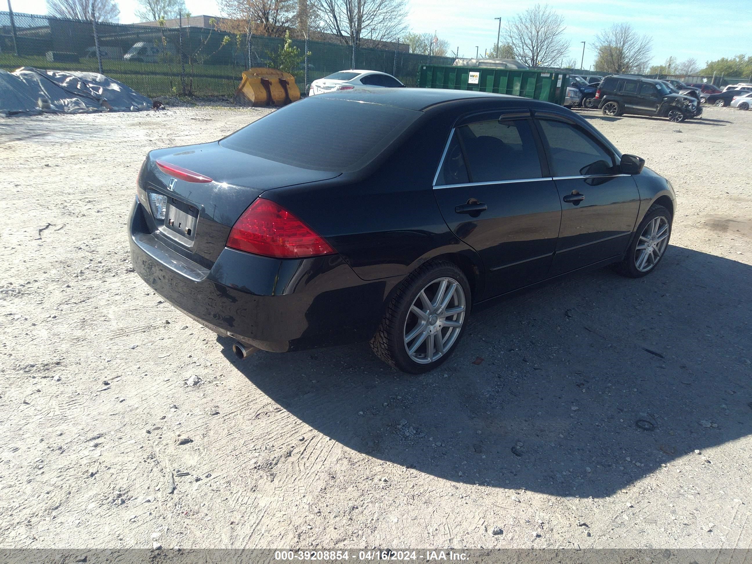 Photo 3 VIN: 1HGCM56317A067597 - HONDA ACCORD 