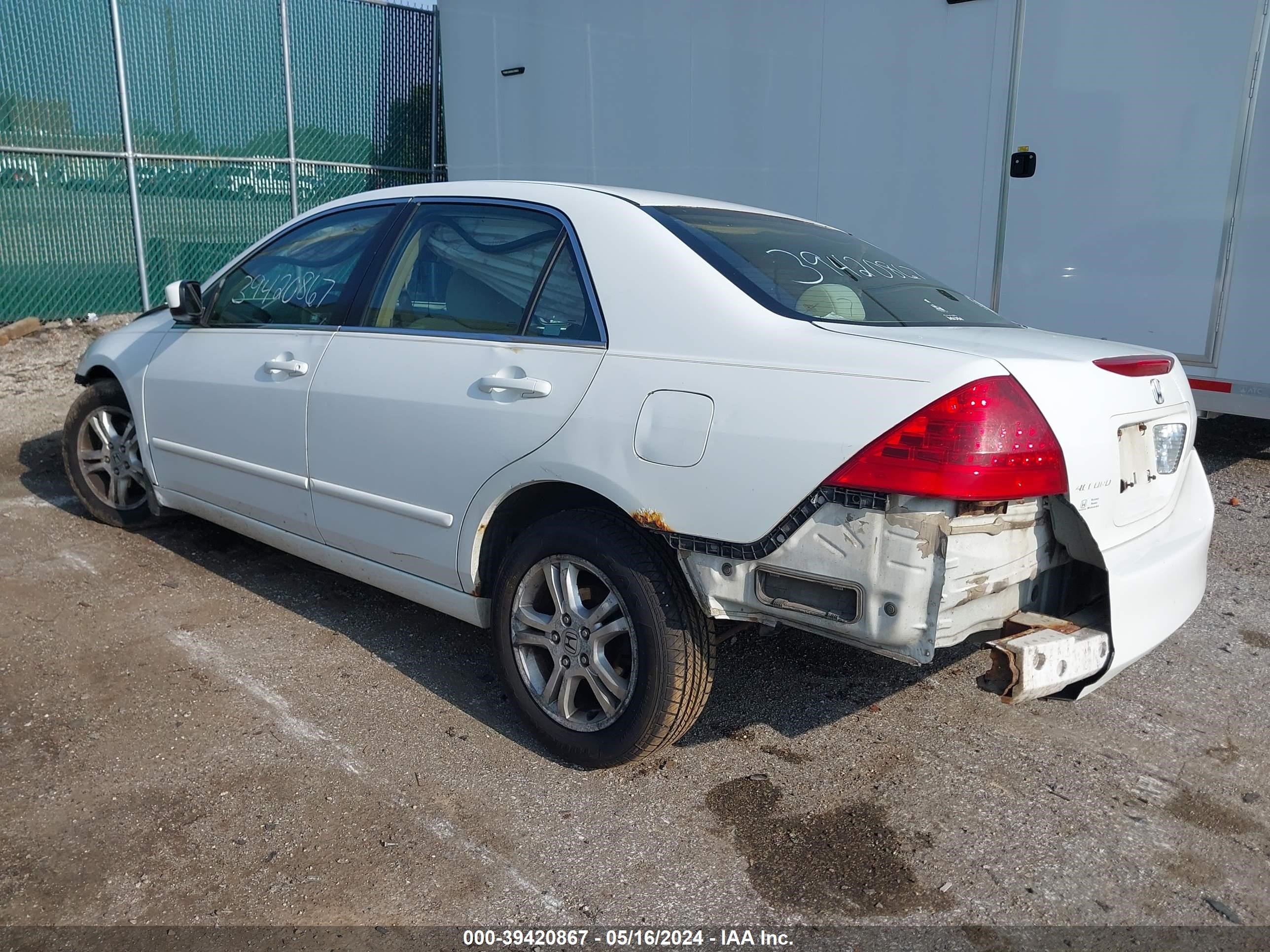 Photo 2 VIN: 1HGCM56317A223895 - HONDA ACCORD 