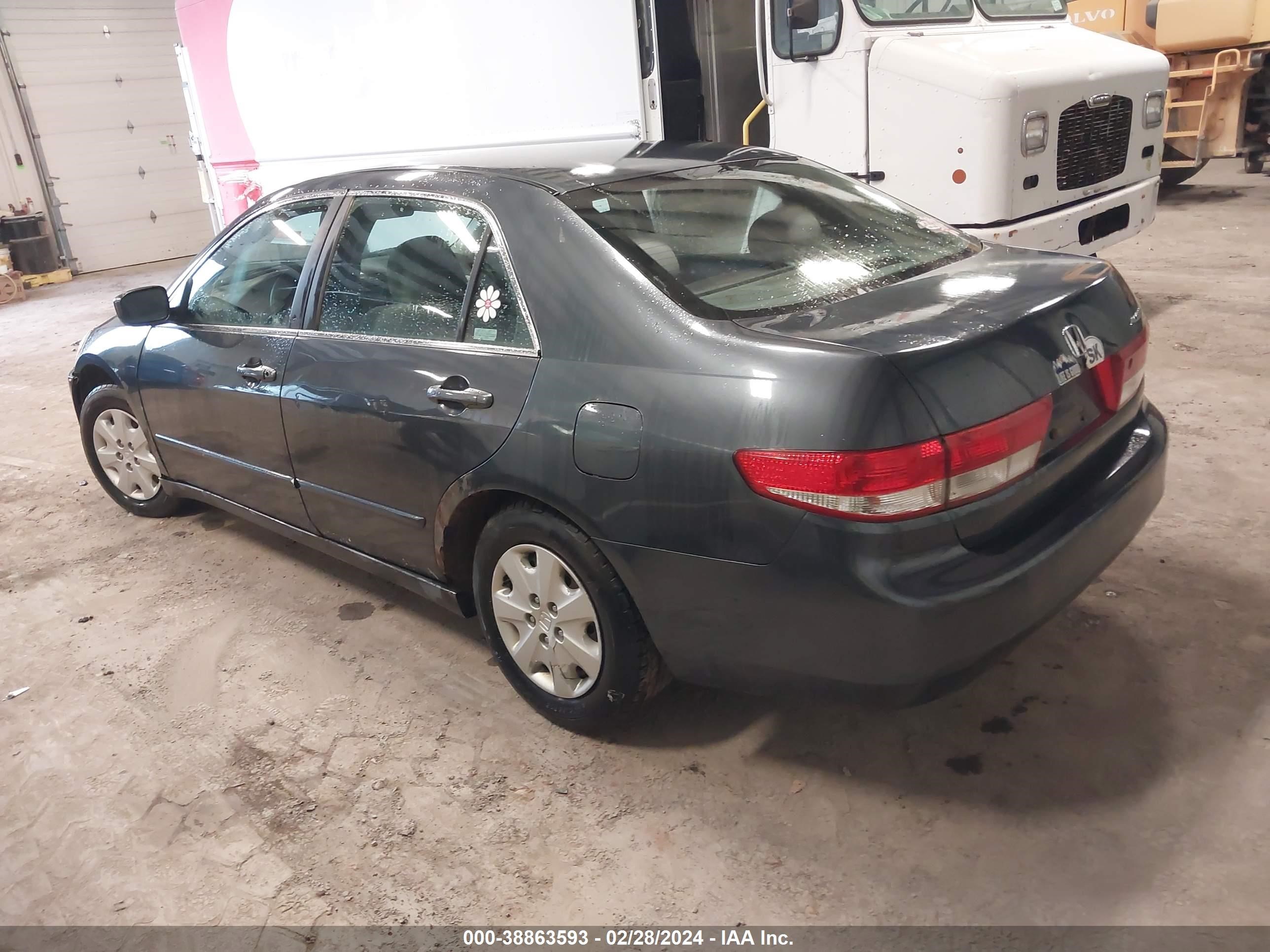 Photo 2 VIN: 1HGCM56324A133781 - HONDA ACCORD 