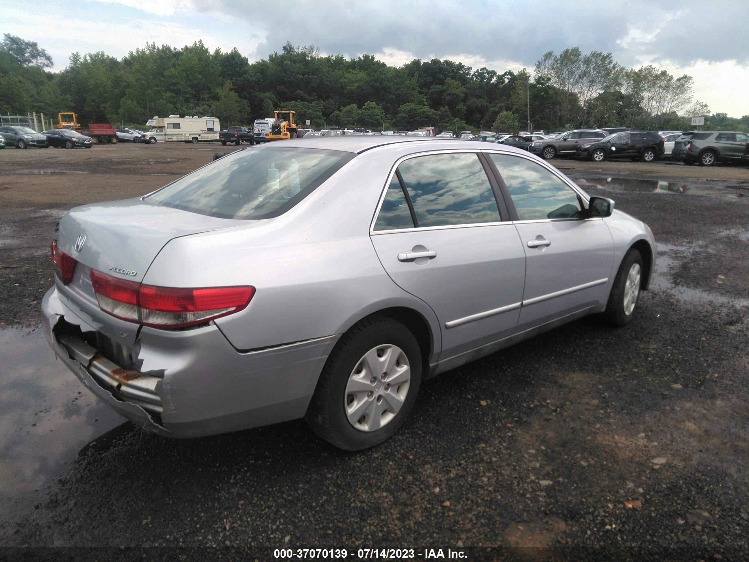 Photo 3 VIN: 1HGCM56324A141752 - HONDA ACCORD 