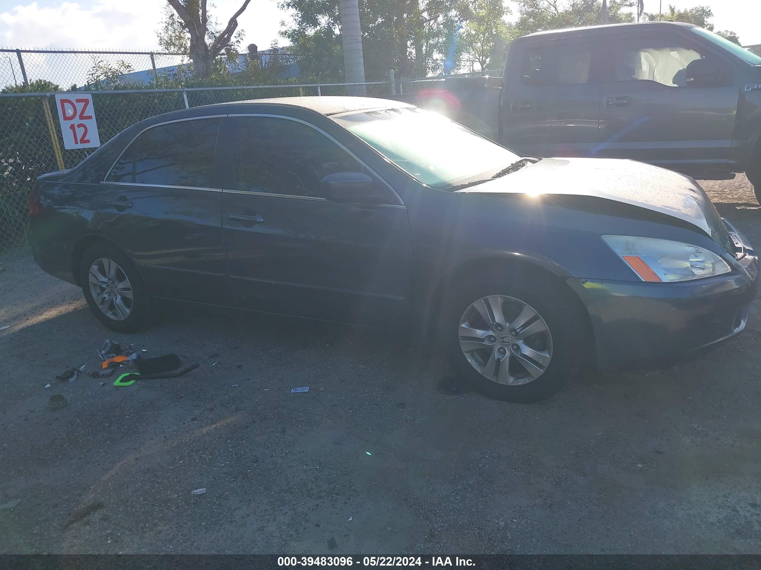 Photo 12 VIN: 1HGCM56326A112979 - HONDA ACCORD 