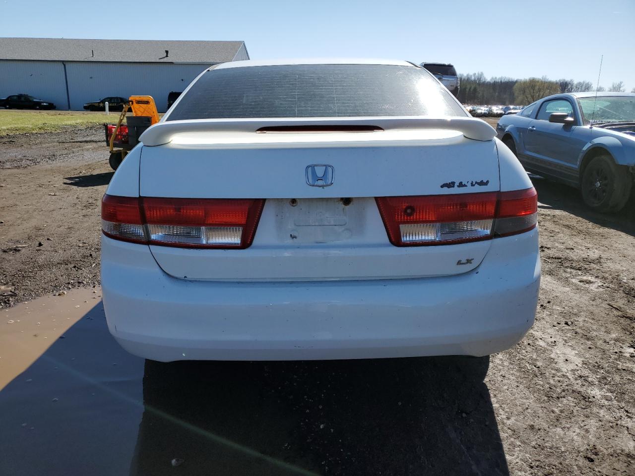 Photo 5 VIN: 1HGCM56333A126207 - HONDA ACCORD 