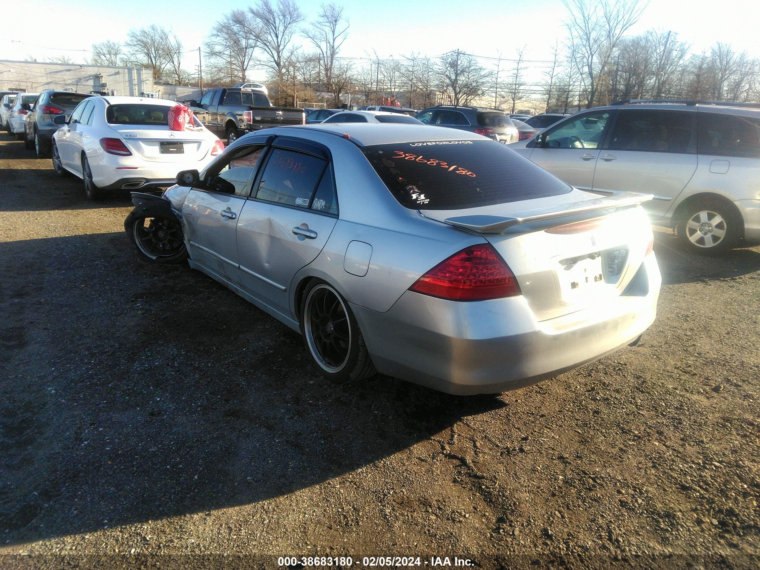 Photo 2 VIN: 1HGCM56336A156523 - HONDA ACCORD 