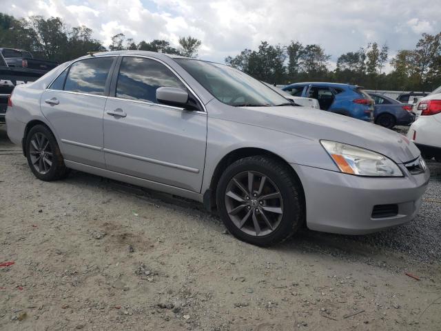 Photo 3 VIN: 1HGCM56337A214518 - HONDA ACCORD SE 