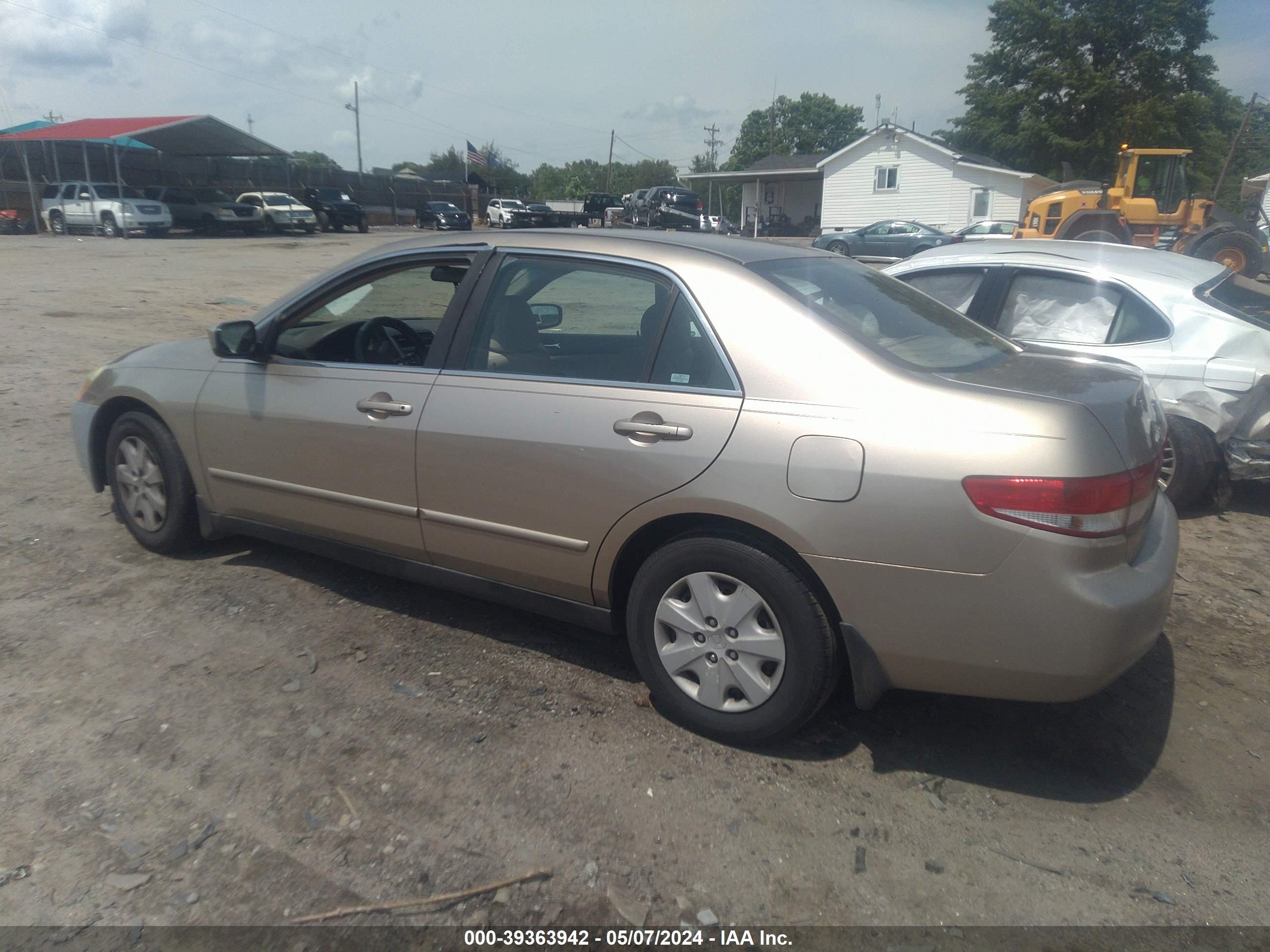 Photo 2 VIN: 1HGCM56343A022616 - HONDA ACCORD 