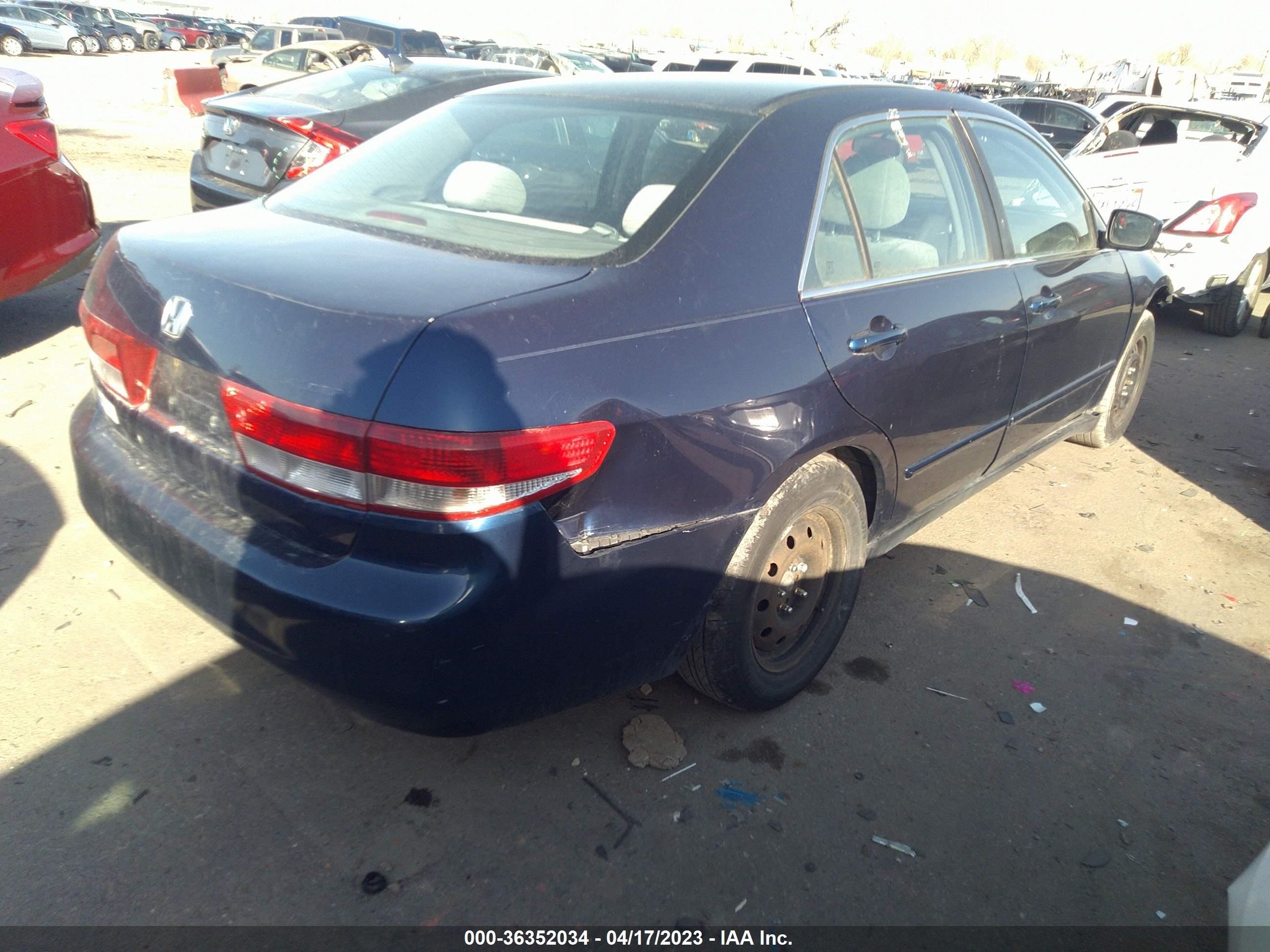 Photo 3 VIN: 1HGCM56343A113935 - HONDA ACCORD 