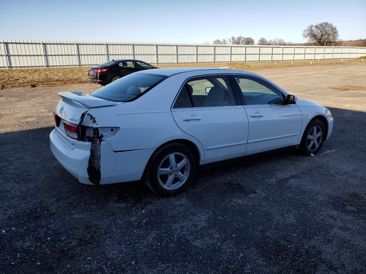 Photo 2 VIN: 1HGCM56344A156401 - HONDA ACCORD 