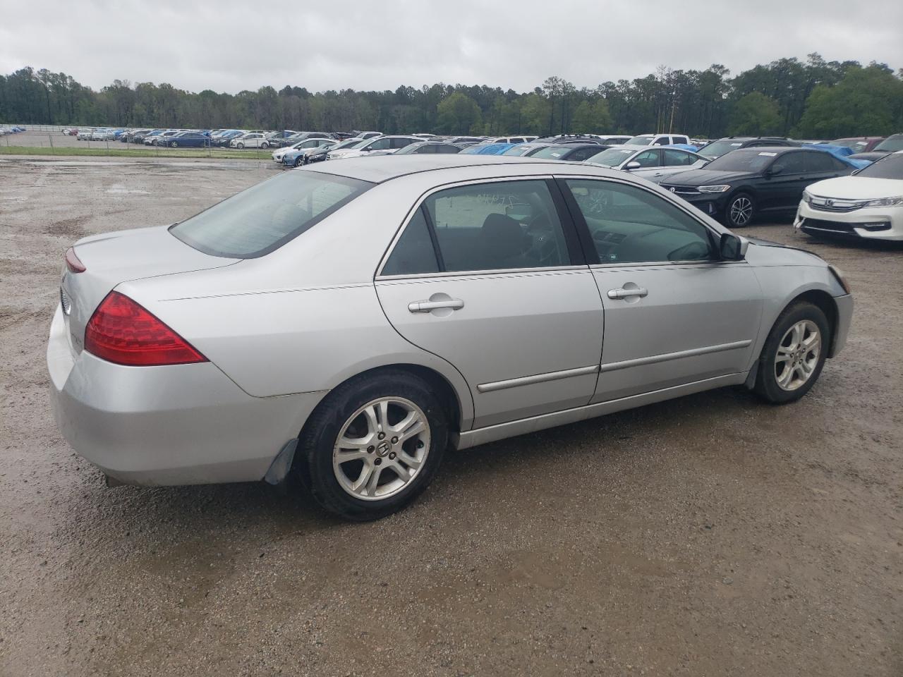 Photo 2 VIN: 1HGCM56346A033720 - HONDA ACCORD 