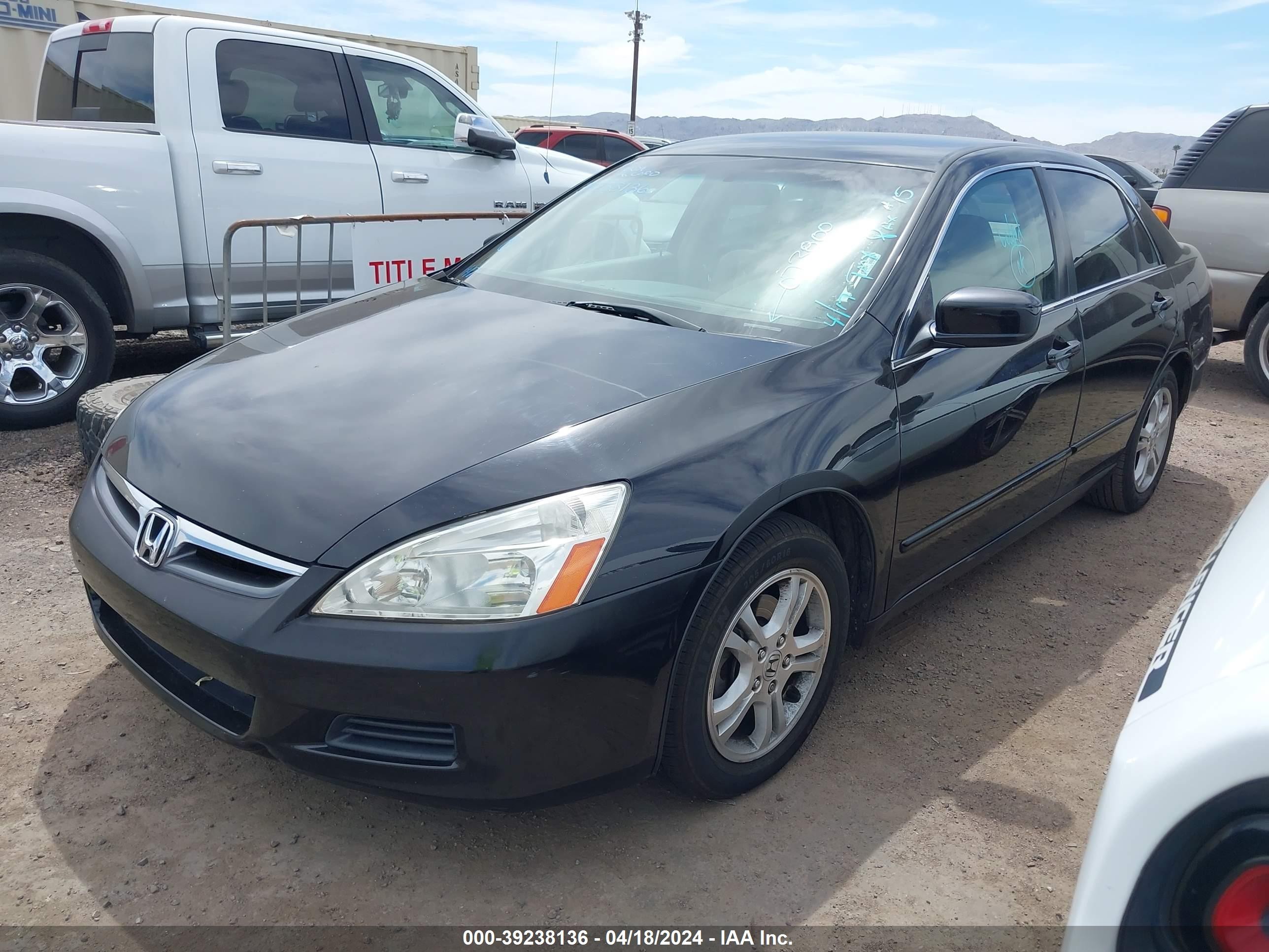 Photo 1 VIN: 1HGCM56346A073800 - HONDA ACCORD 