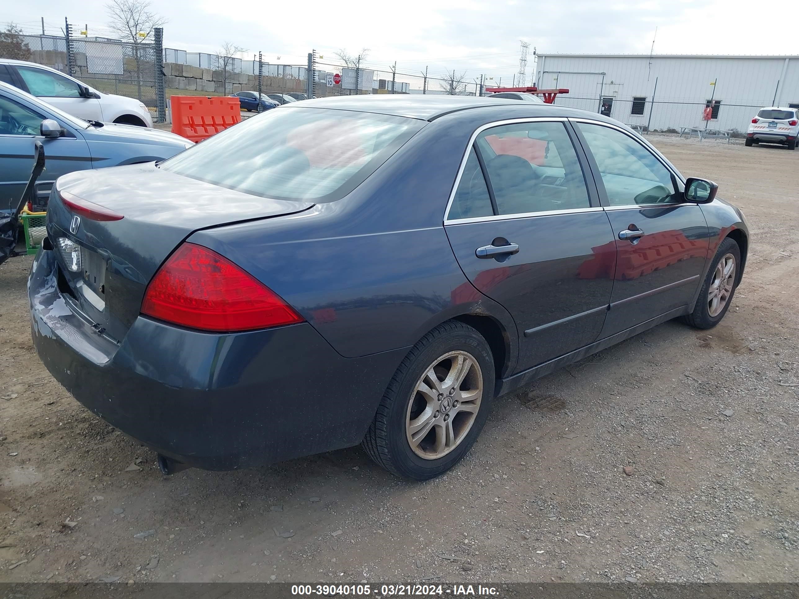 Photo 3 VIN: 1HGCM56346A149774 - HONDA ACCORD 