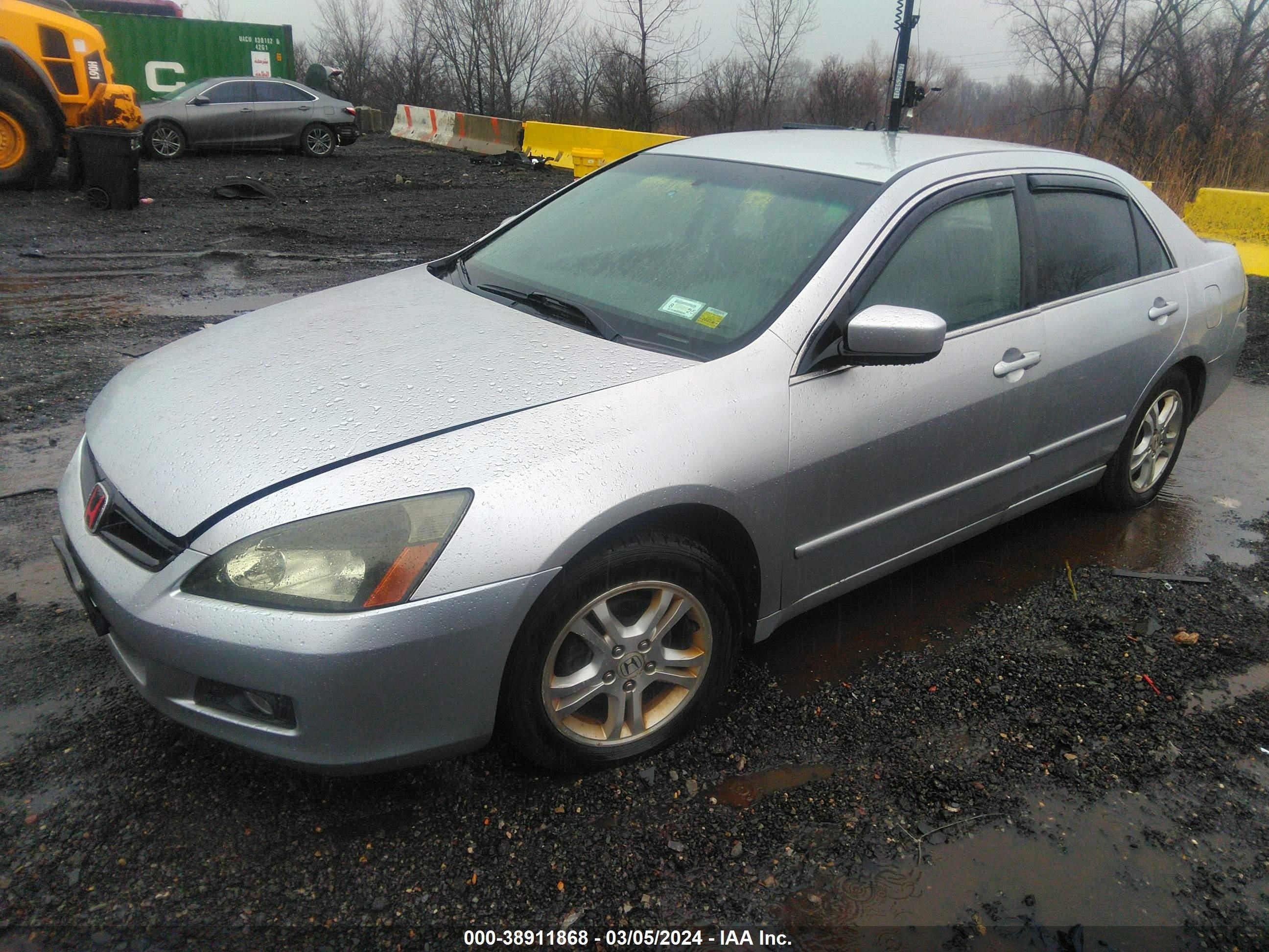 Photo 1 VIN: 1HGCM56347A026767 - HONDA ACCORD 