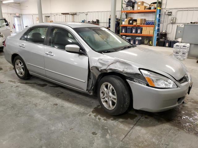 Photo 3 VIN: 1HGCM56347A028311 - HONDA ACCORD SE 