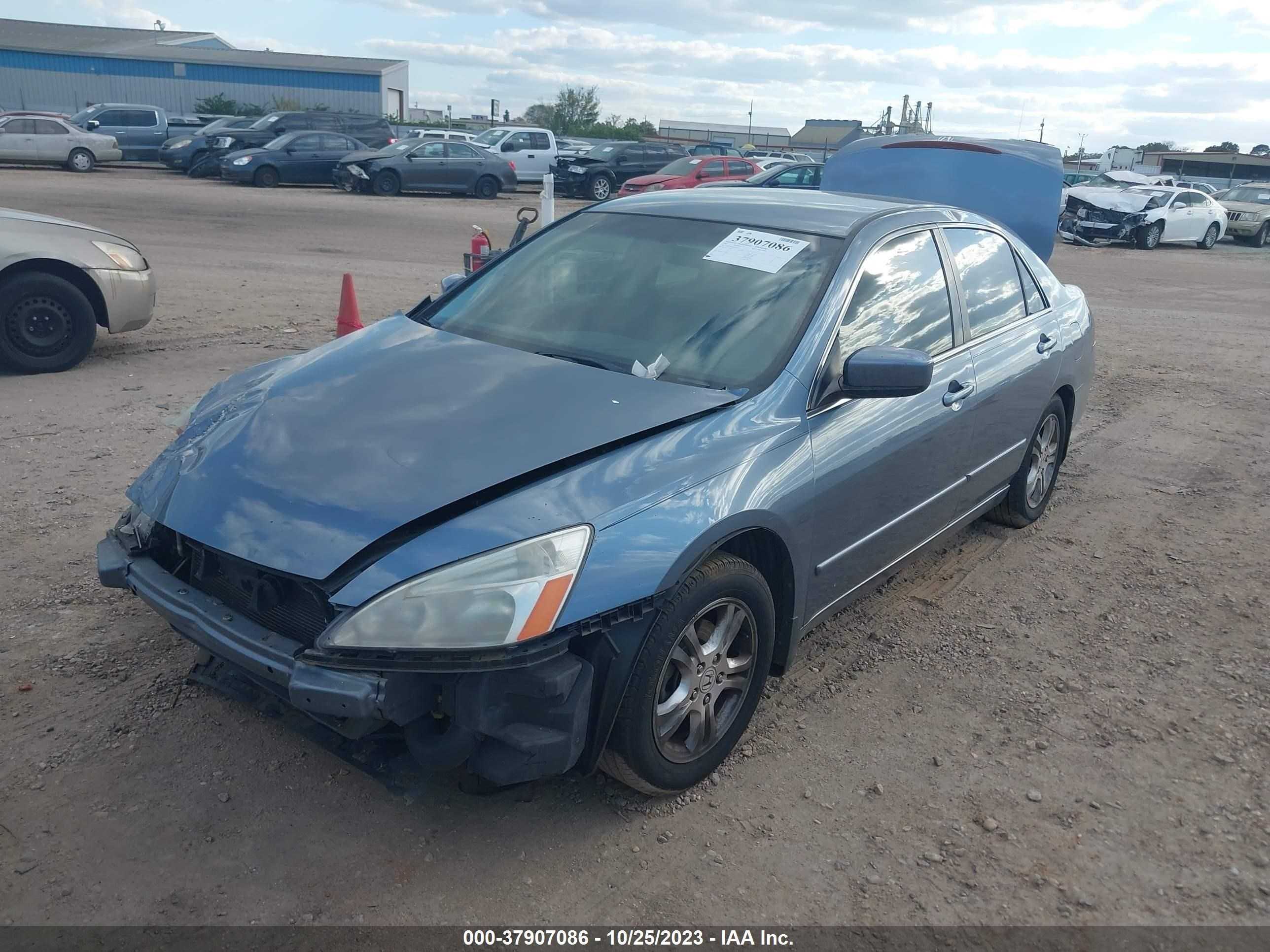 Photo 1 VIN: 1HGCM56347A053192 - HONDA ACCORD 