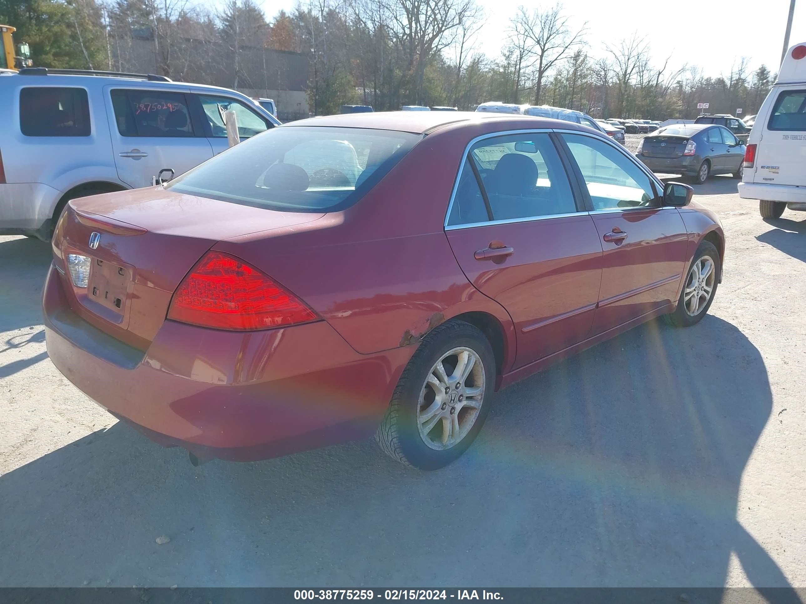 Photo 3 VIN: 1HGCM56347A148710 - HONDA ACCORD 