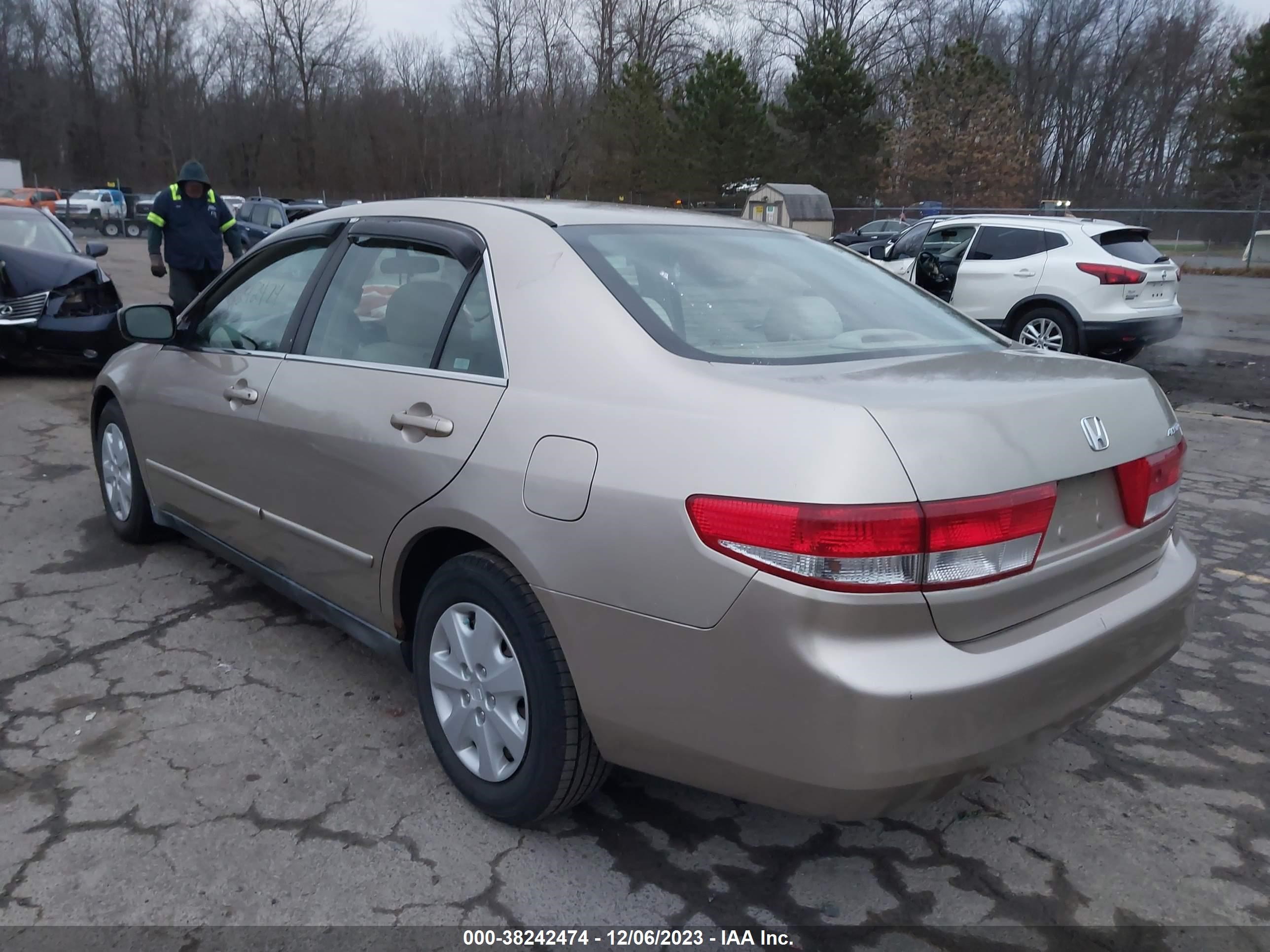 Photo 2 VIN: 1HGCM56353A014766 - HONDA ACCORD 