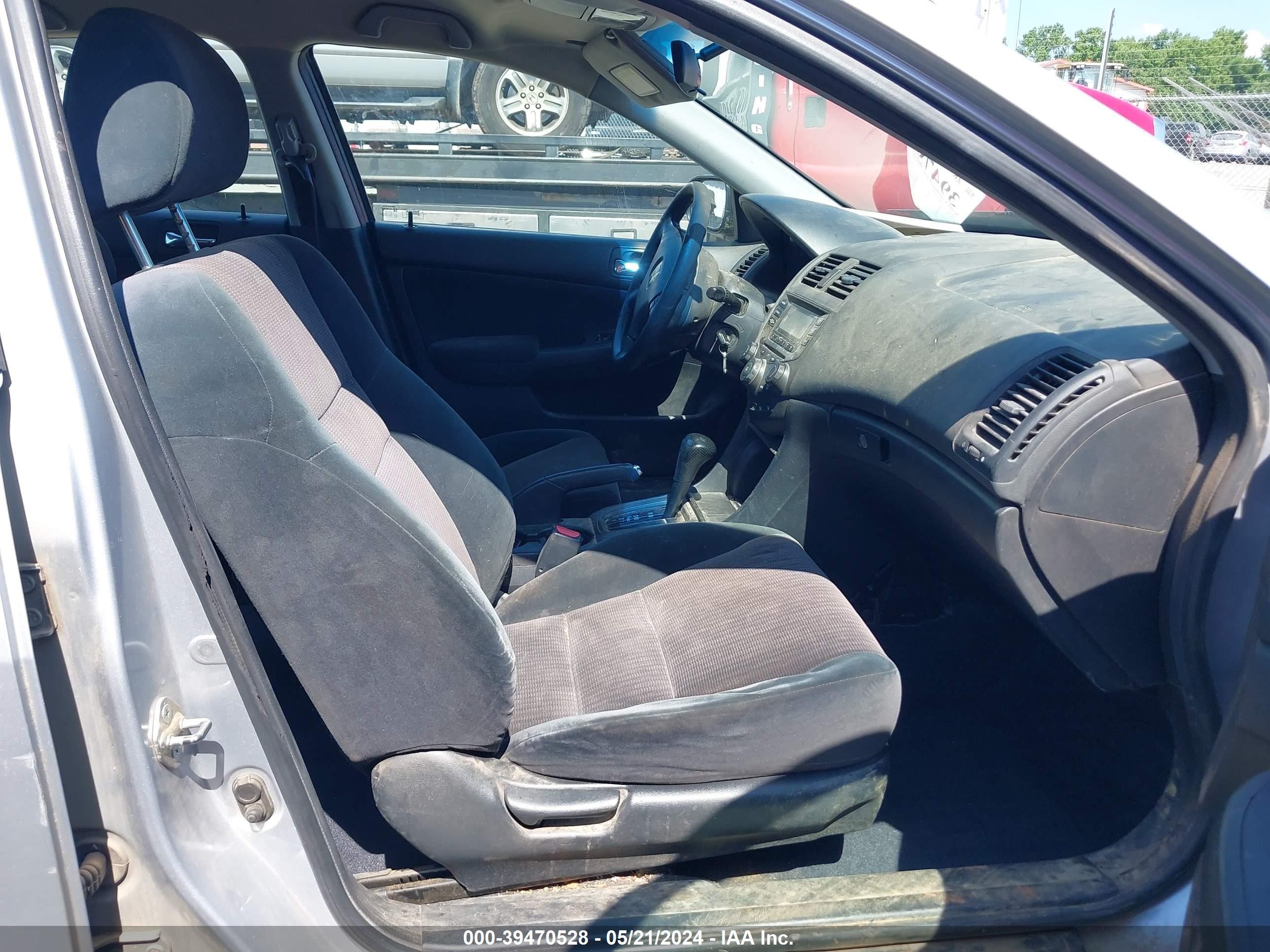 Photo 4 VIN: 1HGCM56353A059514 - HONDA ACCORD 