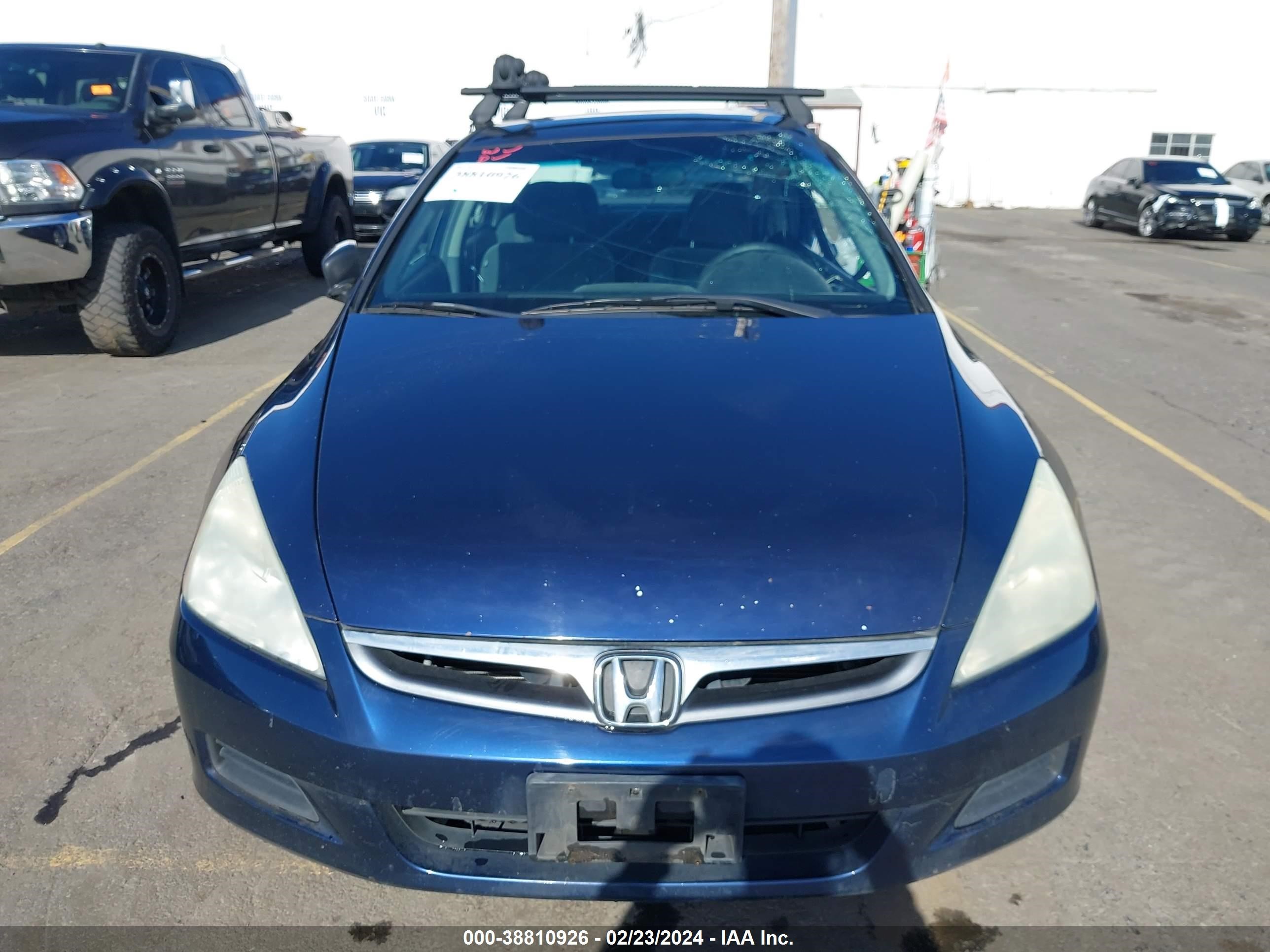 Photo 11 VIN: 1HGCM56356A008566 - HONDA ACCORD 