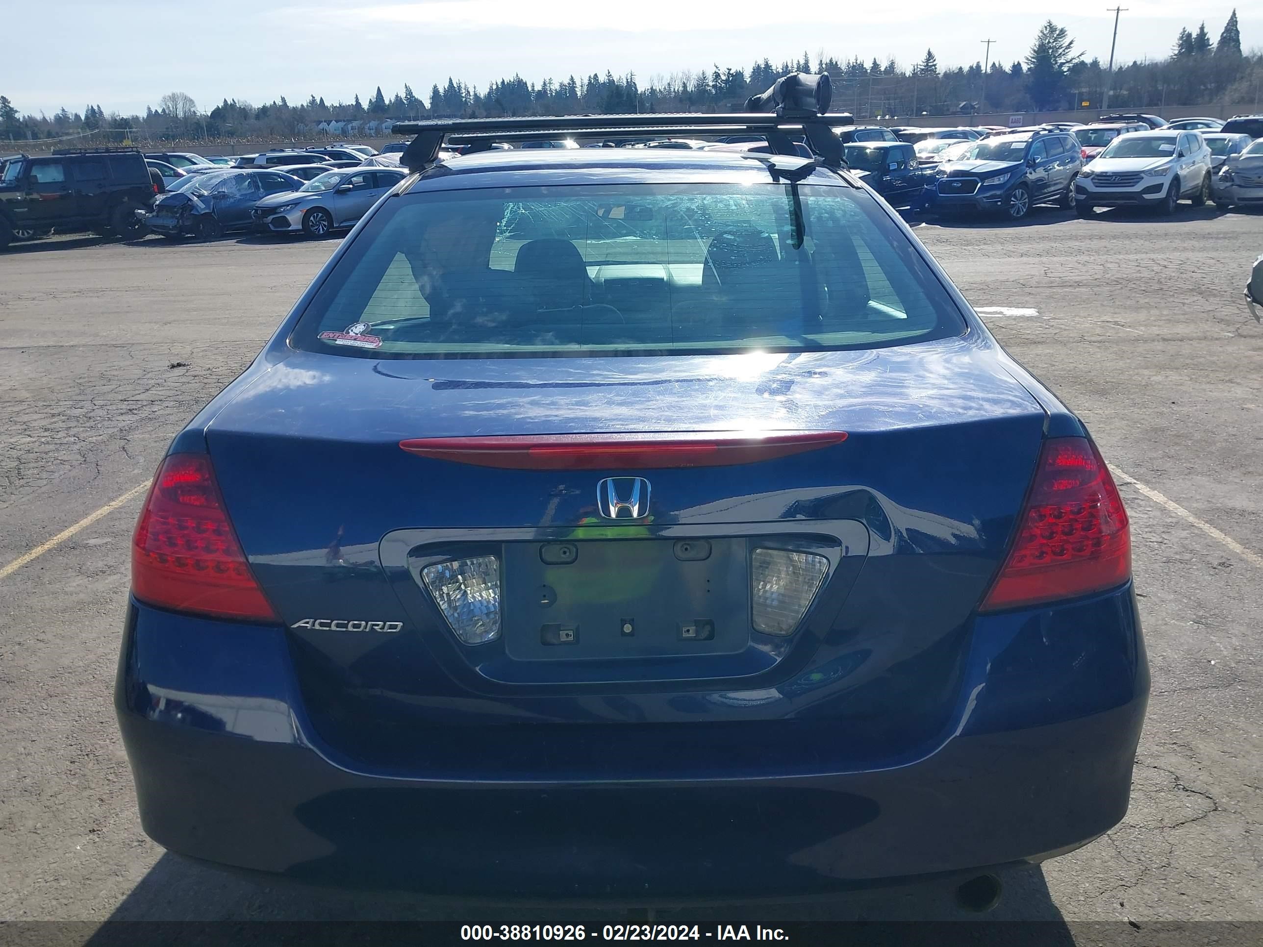 Photo 15 VIN: 1HGCM56356A008566 - HONDA ACCORD 