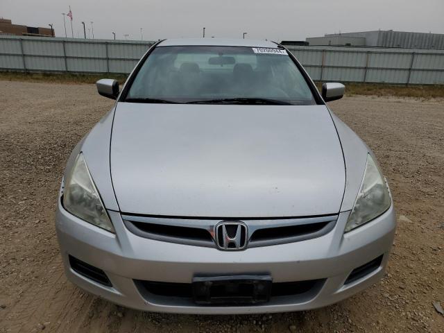 Photo 4 VIN: 1HGCM56356A114080 - HONDA ACCORD SE 