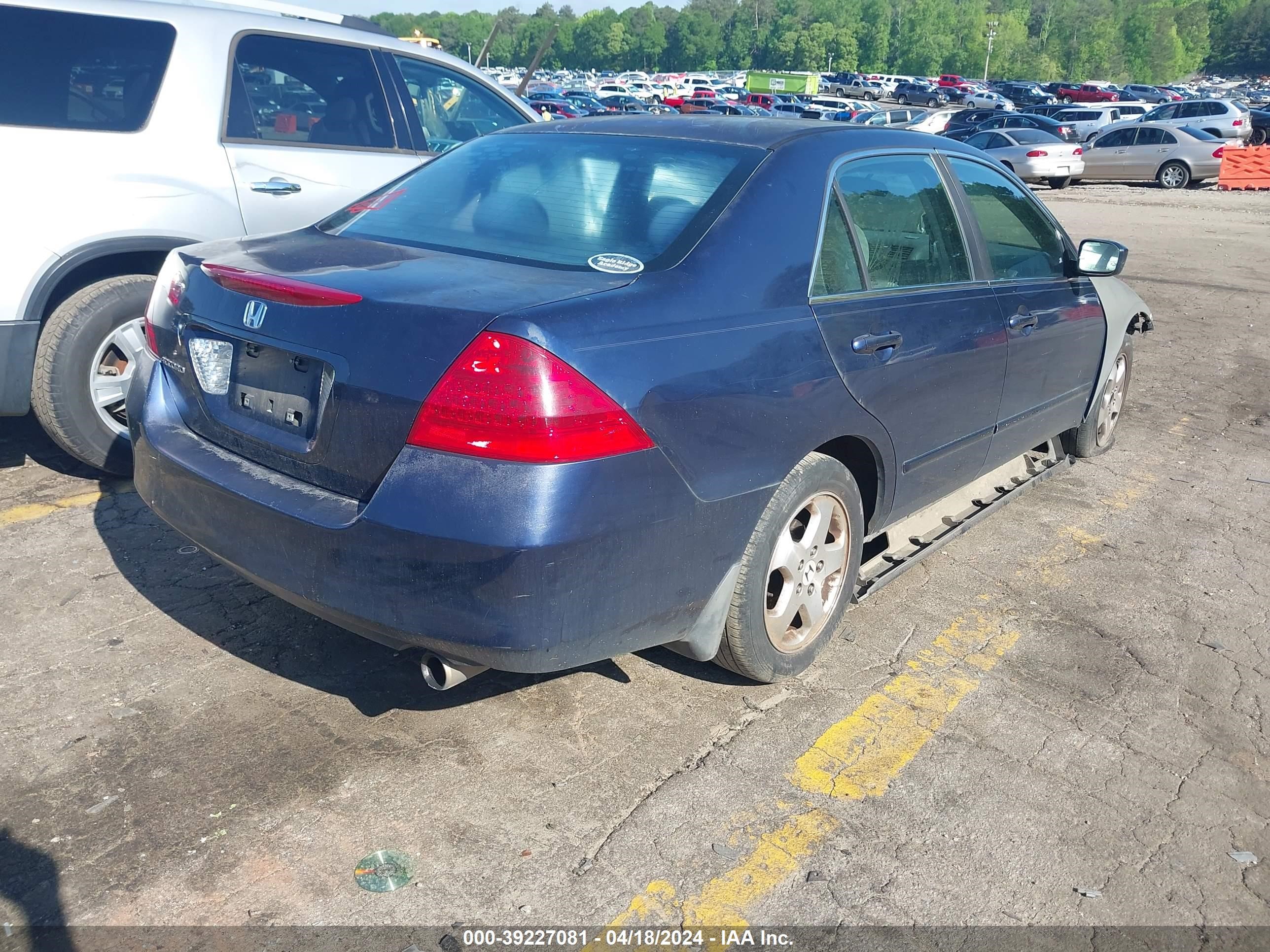 Photo 3 VIN: 1HGCM56356A159097 - HONDA ACCORD 