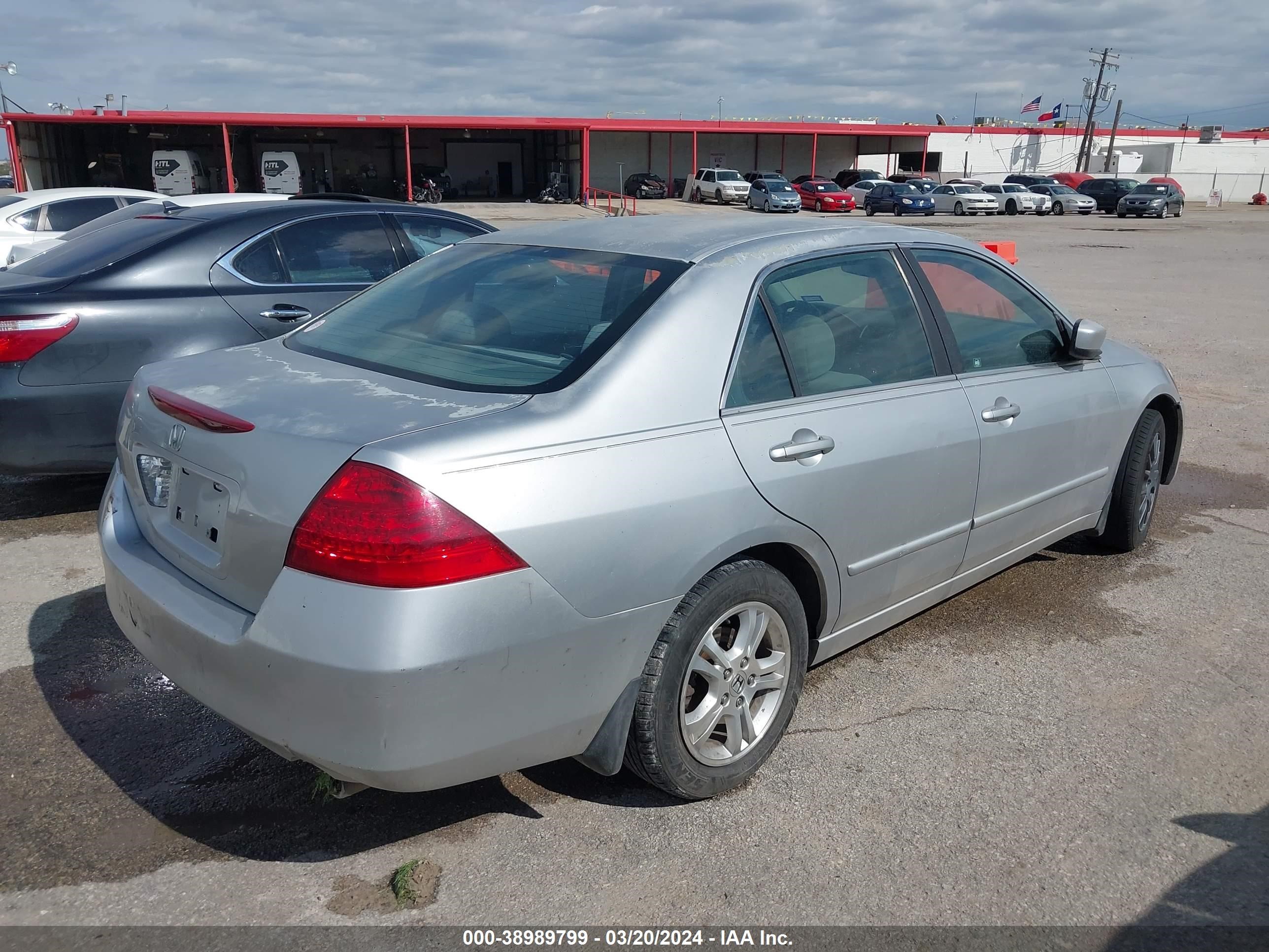 Photo 3 VIN: 1HGCM56356A166339 - HONDA ACCORD 