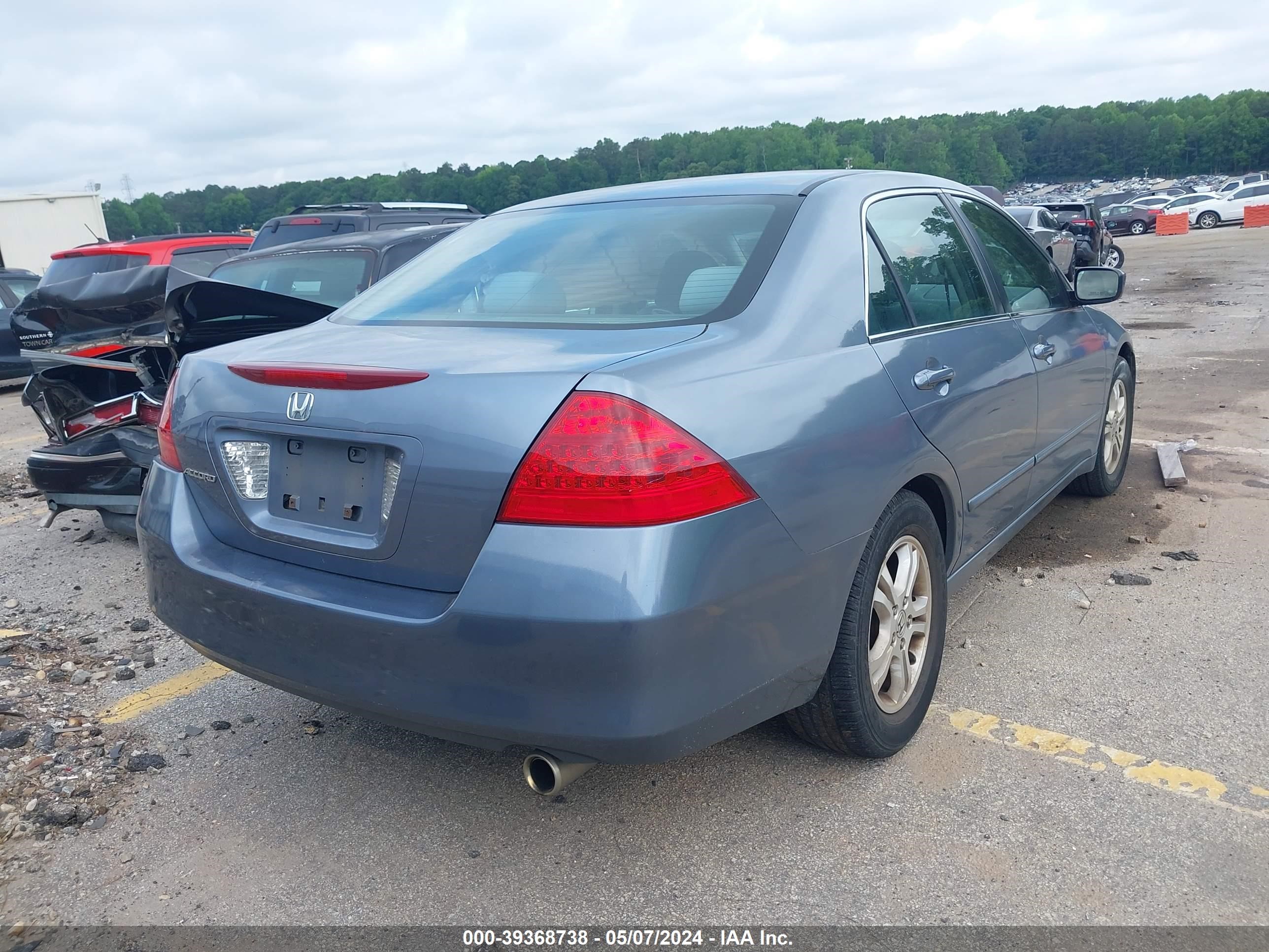 Photo 3 VIN: 1HGCM56357A156086 - HONDA ACCORD 