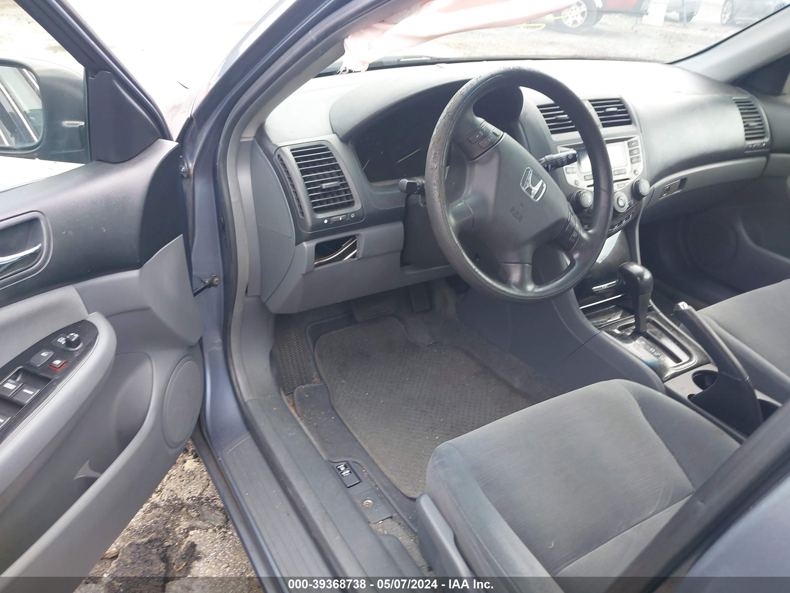 Photo 4 VIN: 1HGCM56357A156086 - HONDA ACCORD 