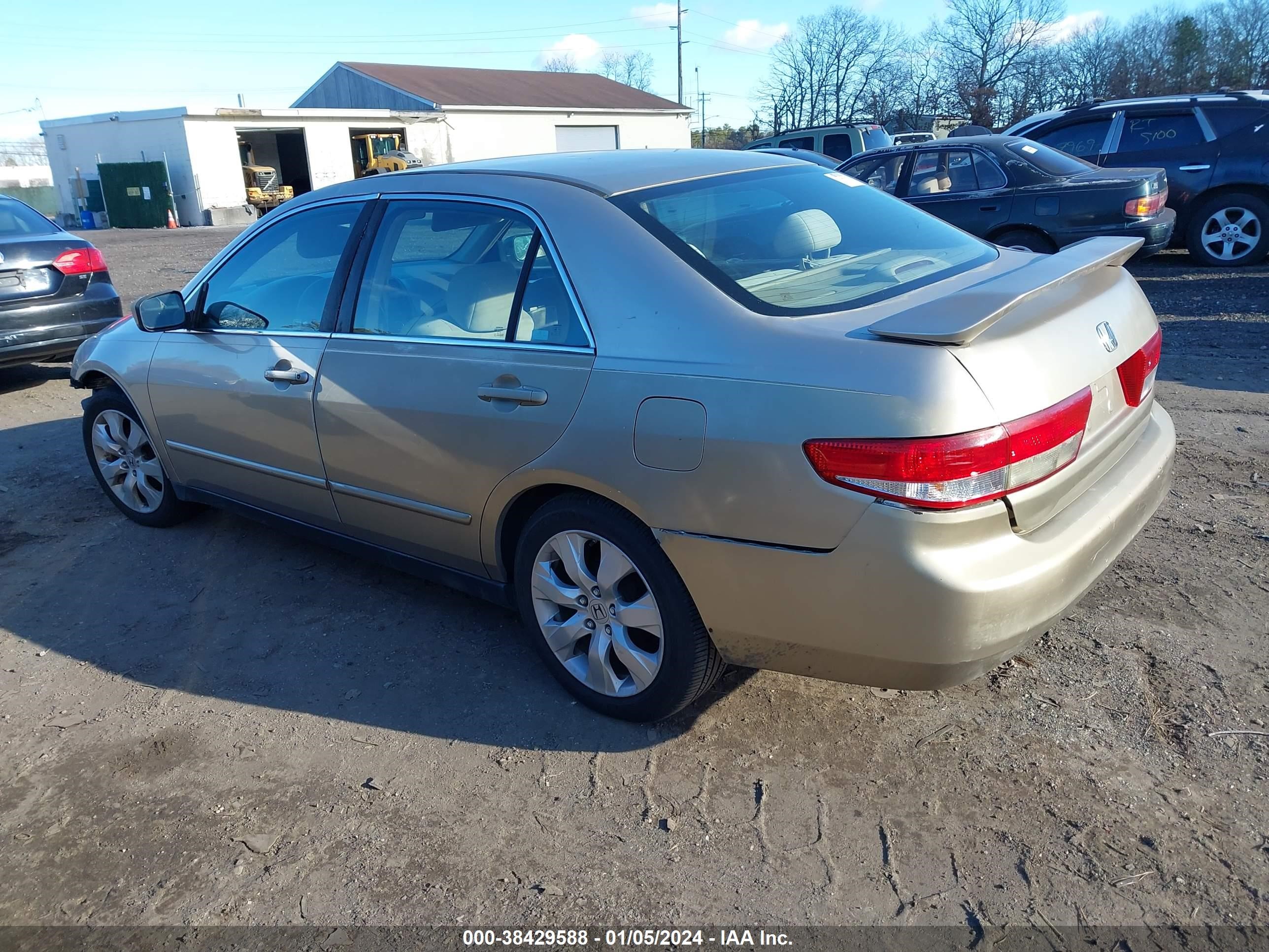 Photo 2 VIN: 1HGCM56363A095003 - HONDA ACCORD 