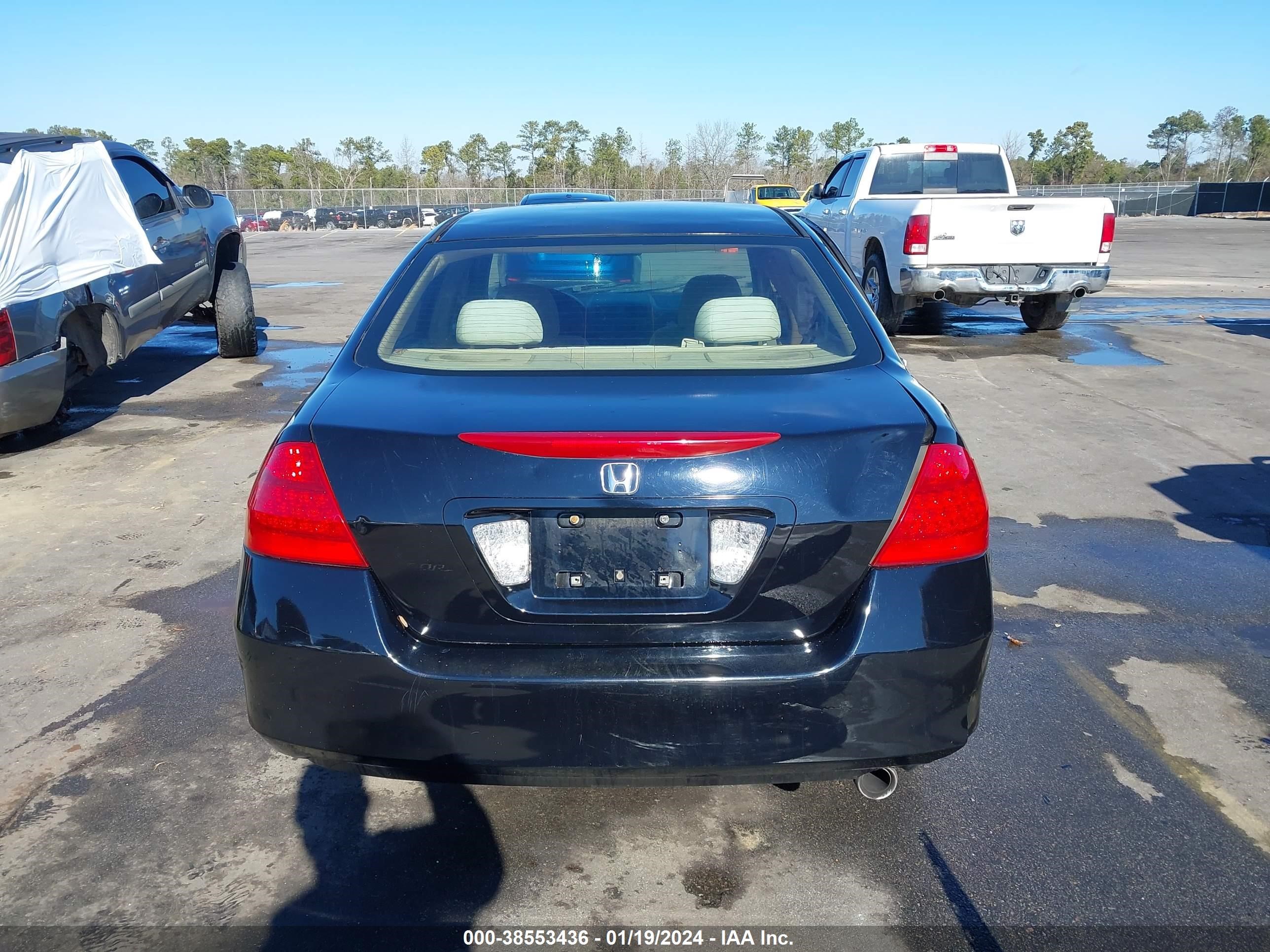 Photo 16 VIN: 1HGCM56366A074110 - HONDA ACCORD 