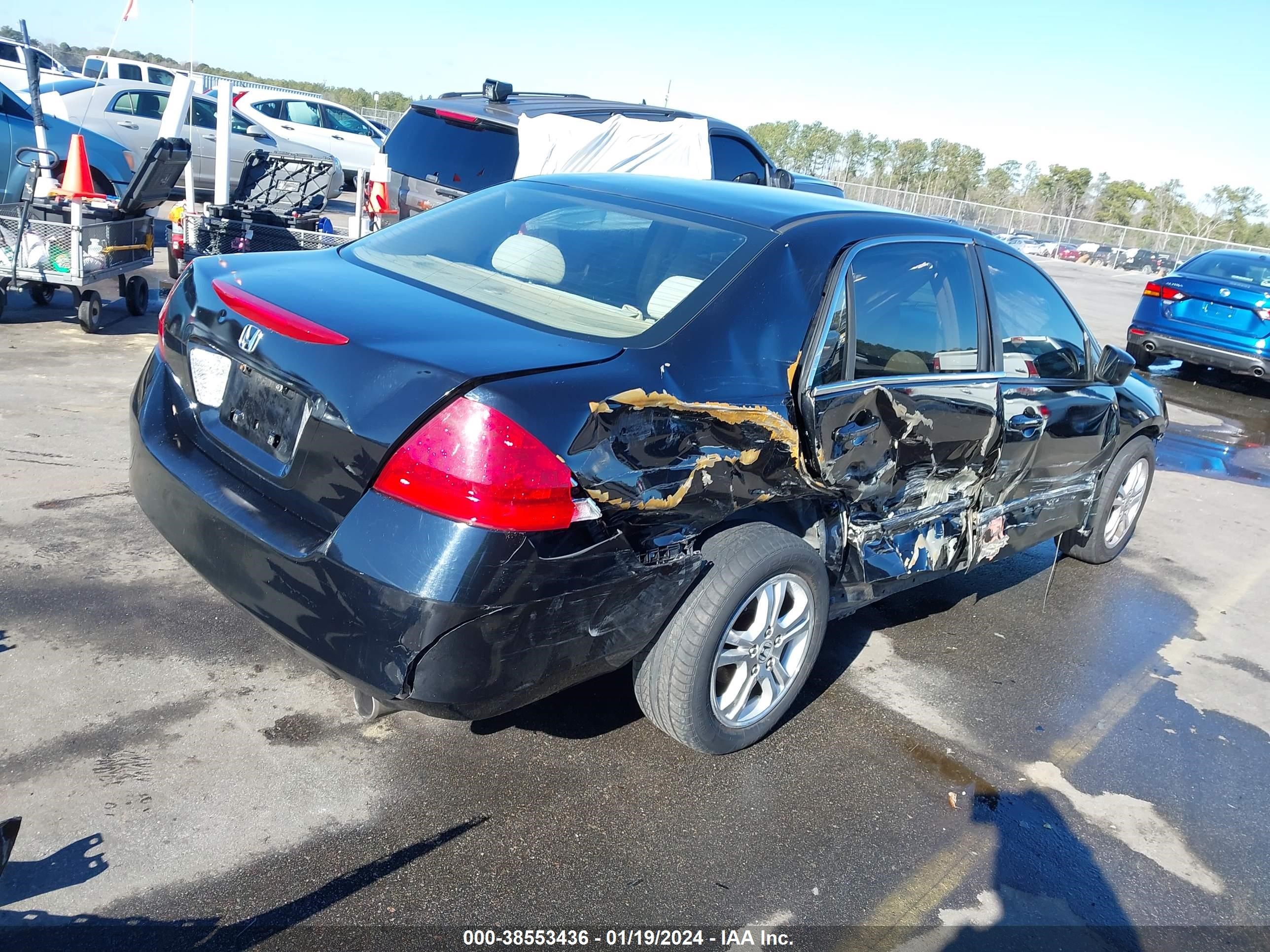 Photo 3 VIN: 1HGCM56366A074110 - HONDA ACCORD 