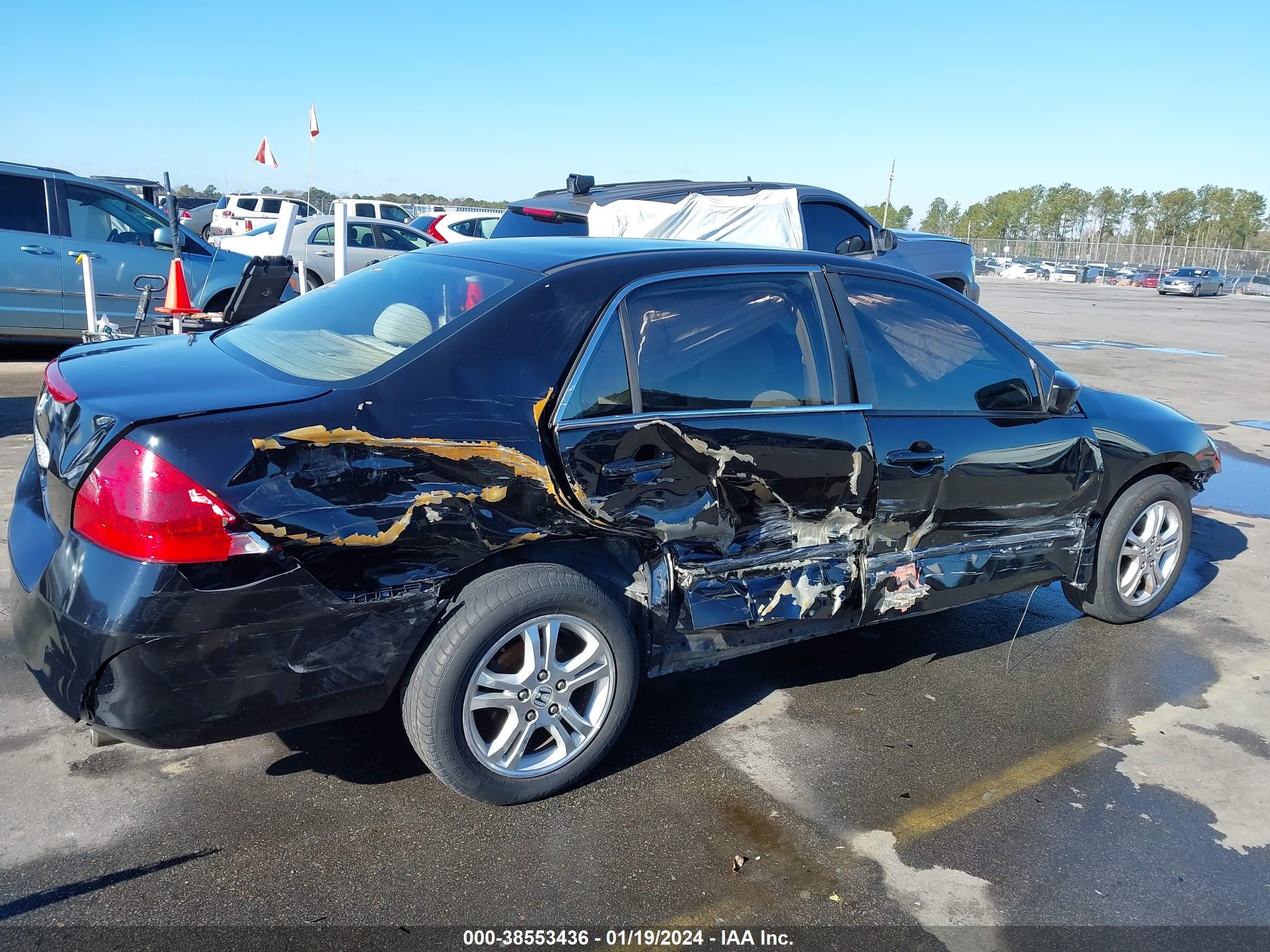 Photo 5 VIN: 1HGCM56366A074110 - HONDA ACCORD 